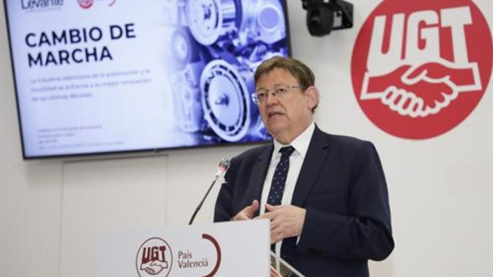 El president Ximo Puig en la clausura de la mesa redonda 'Cambio de marcha'