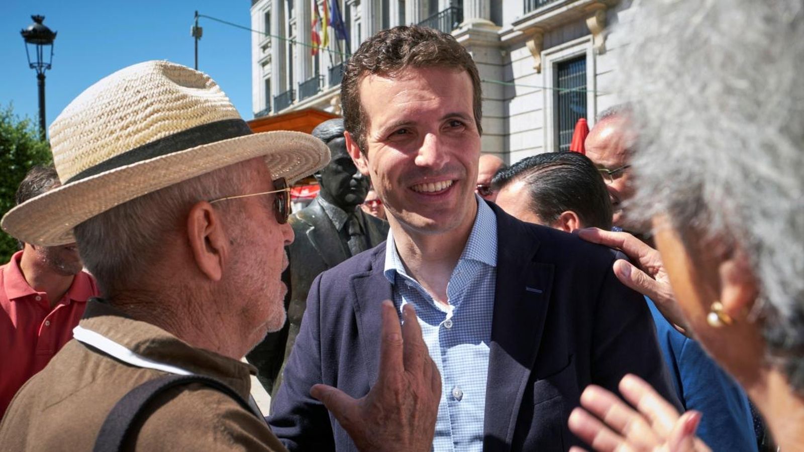 Pablo Casado, en un moment de la visita a Àvila | À Punt NTC Pablo Casado, en un moment de la visita a Àvila | À Punt NTC
