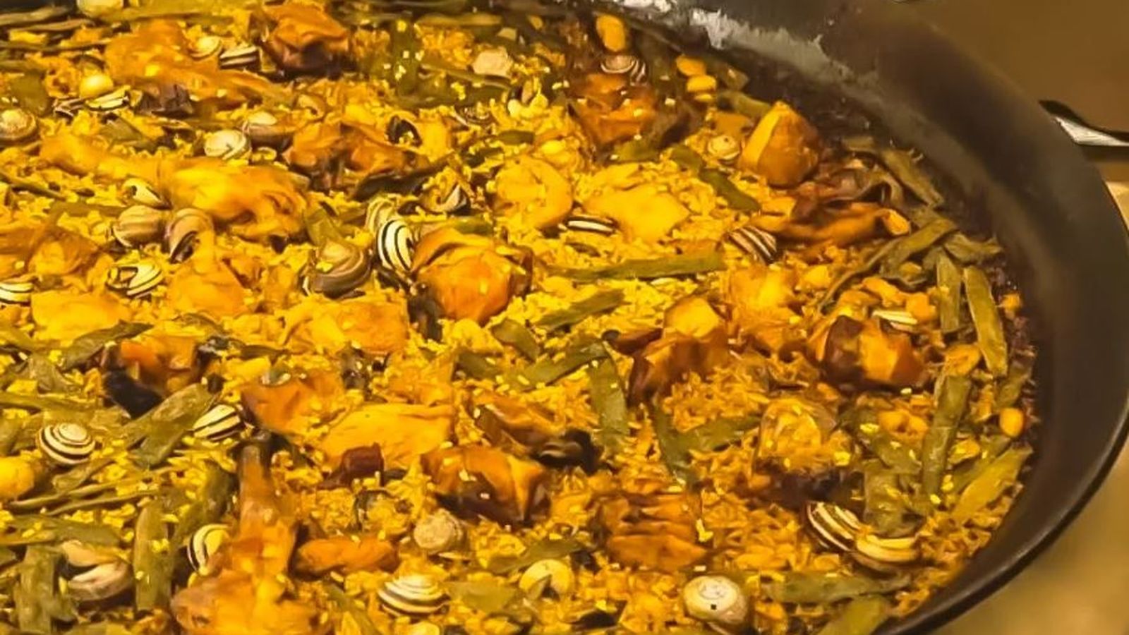 Una paella, en el concurs internacional de paella valenciana de Sueca (arxiu)
