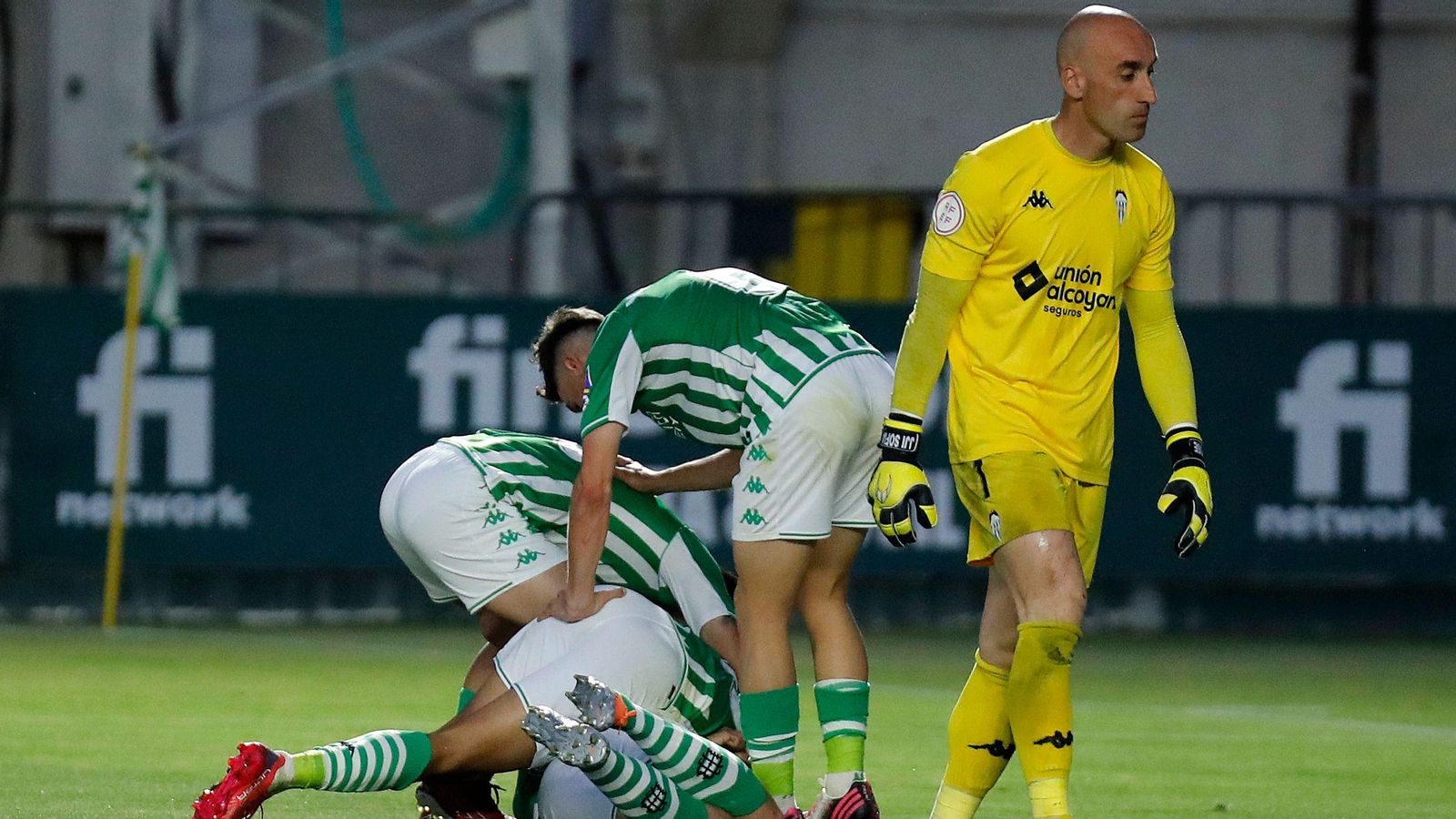 José Juan es lamenta després d'un gol dels andalusos