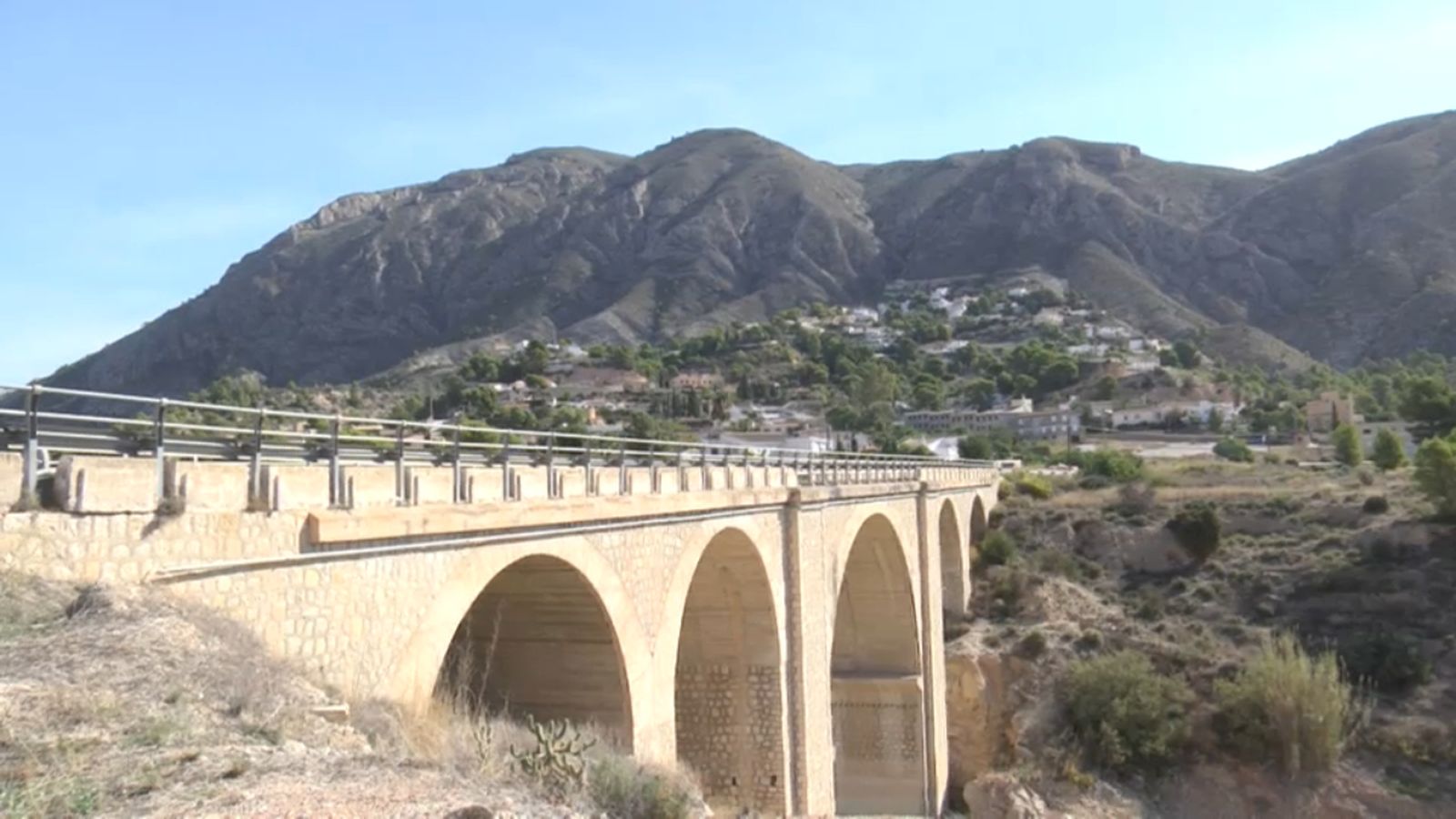 La connexió d\'Orxeta amb la Vila Joiosa es tallarà per les obres d\'ampliació d\'un pont