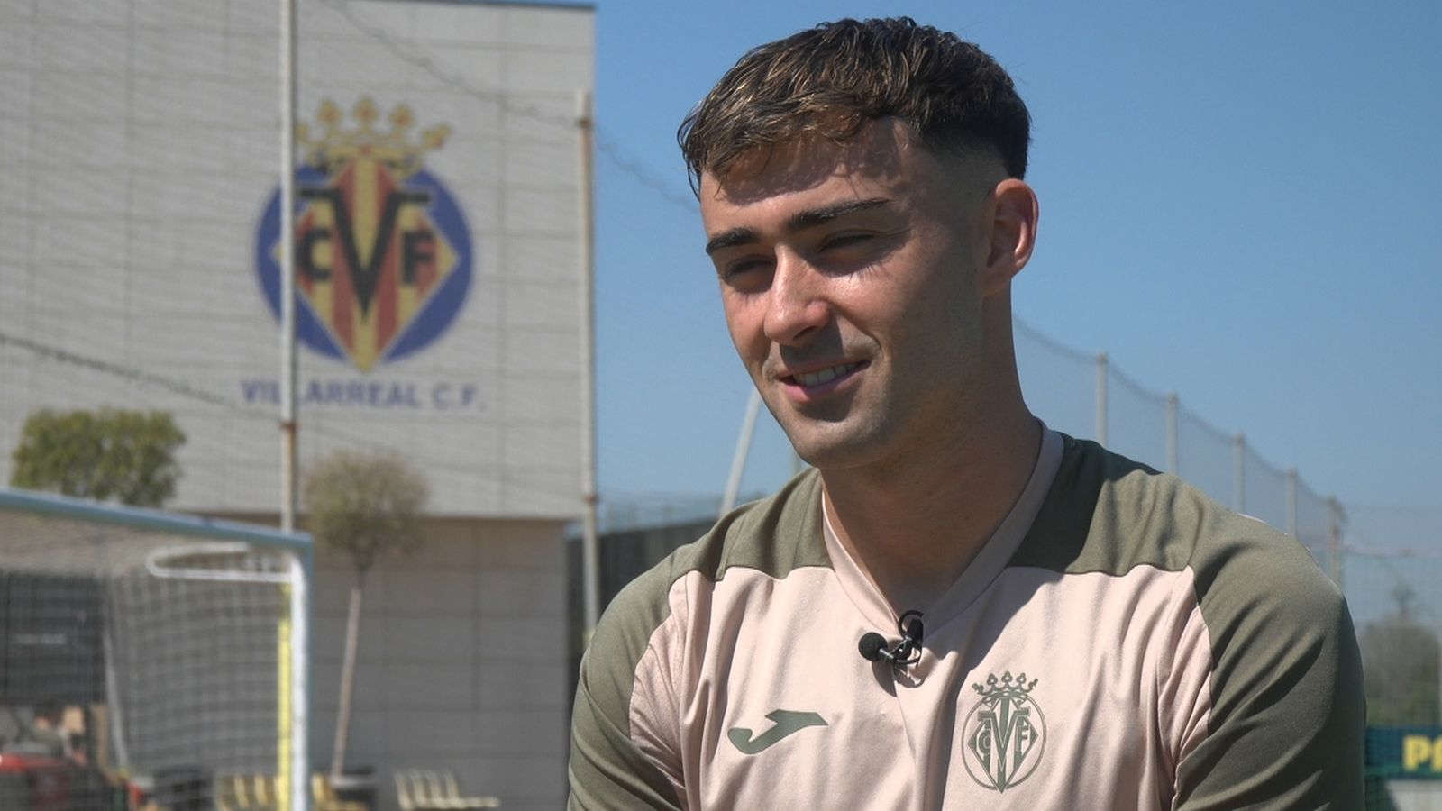 Entrevista al futbolista del Villarreal, Alberto Moleiro