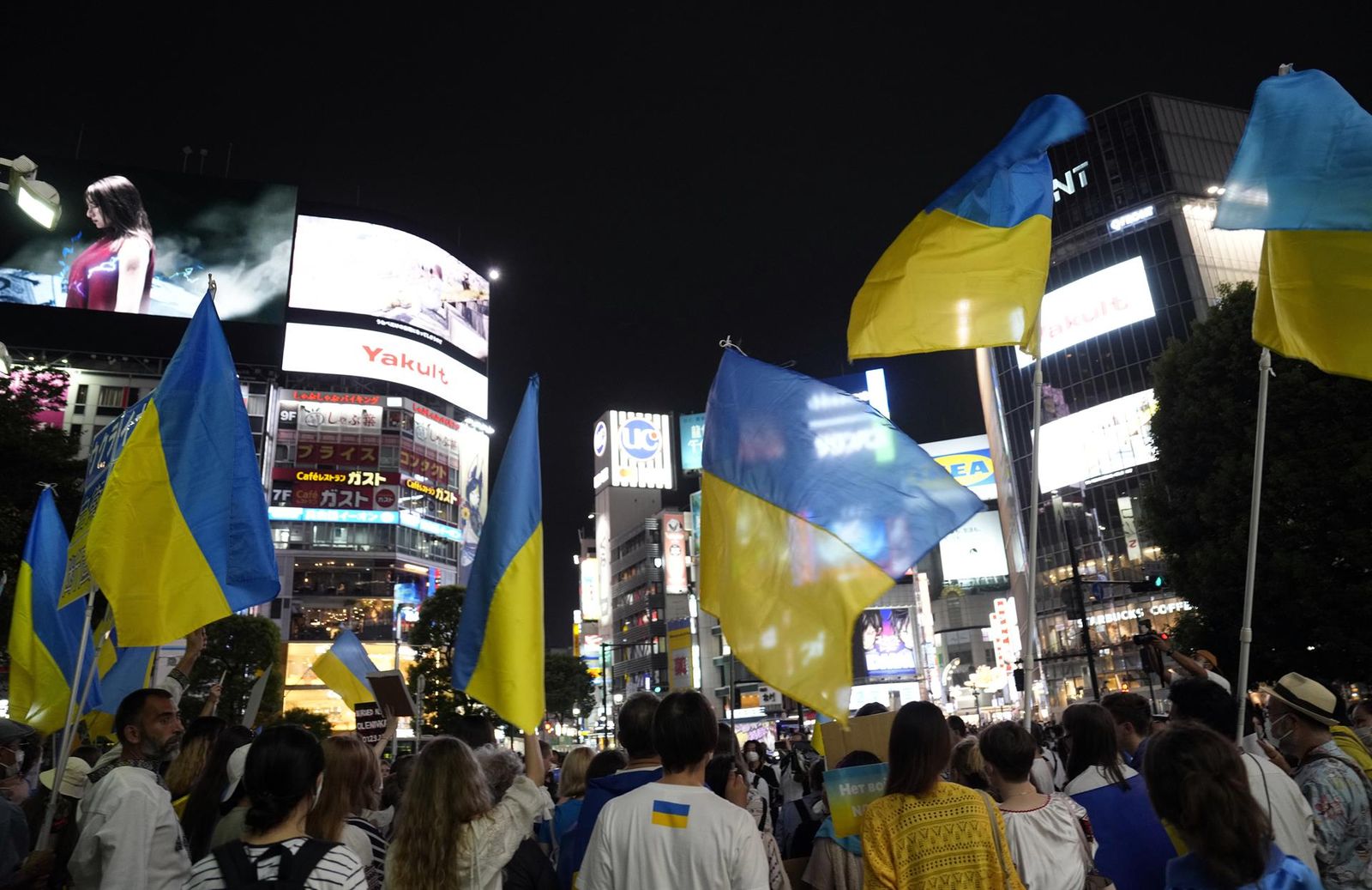 Refugiats celebren l'efemèride pels carrers de Tòquio
