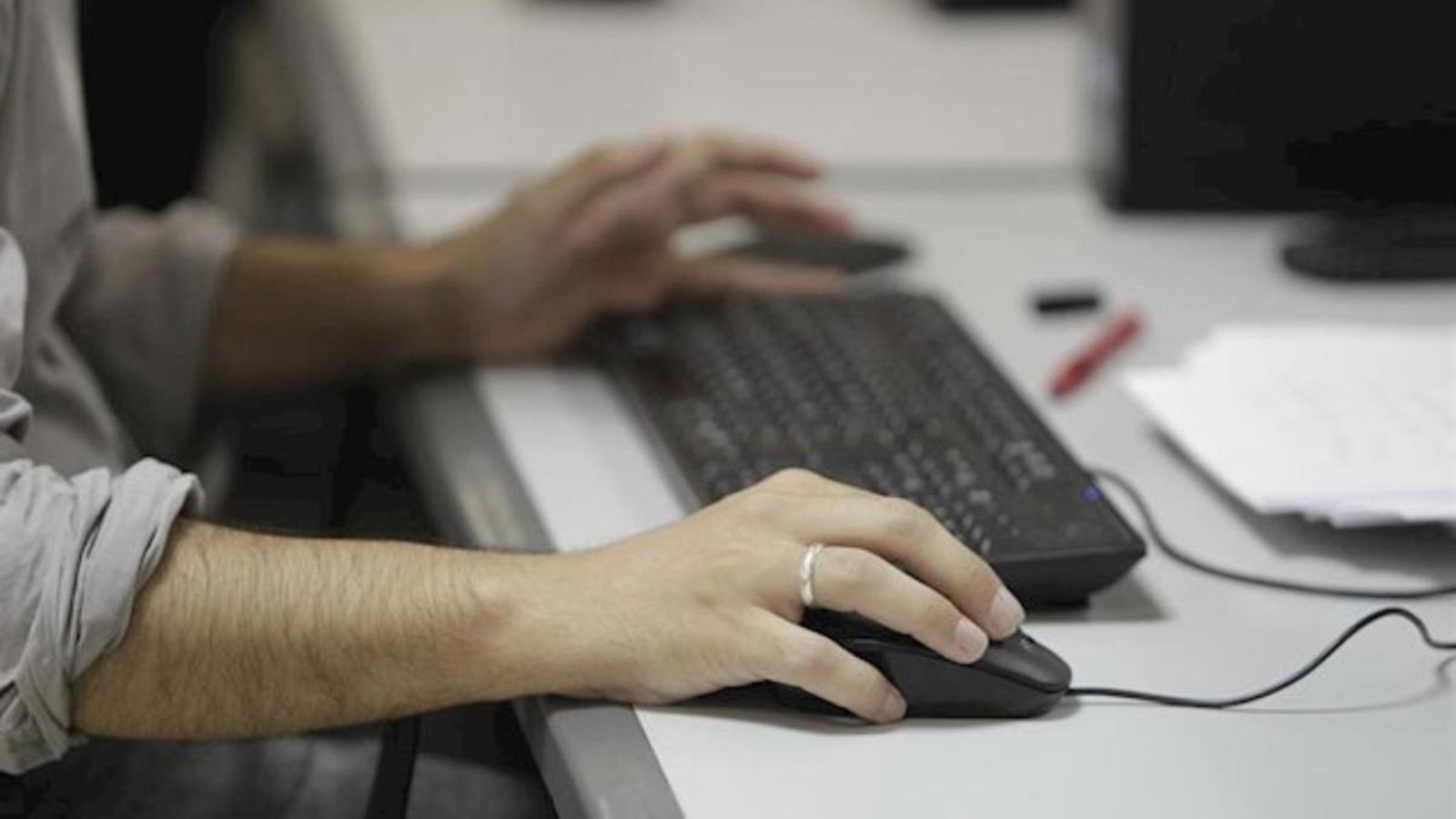 La Generalitat rep 100.000 sol·licituds d’ajudes d’autònoms el primer dia