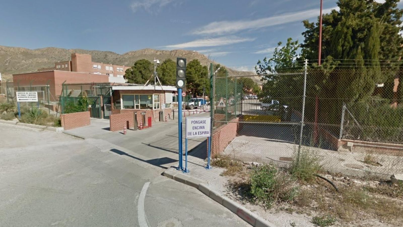 Accés al Centre Penitenciari de Fontcalent.