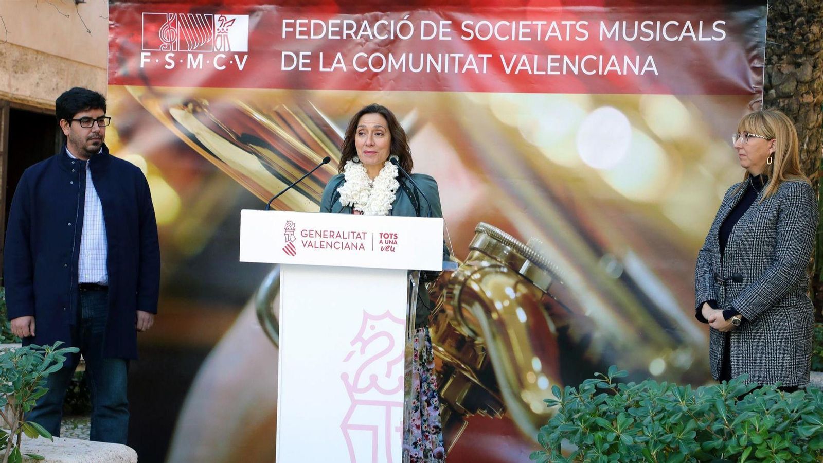 Acte de lliurament de les partitures adaptades de Berlanga a la FSMCV