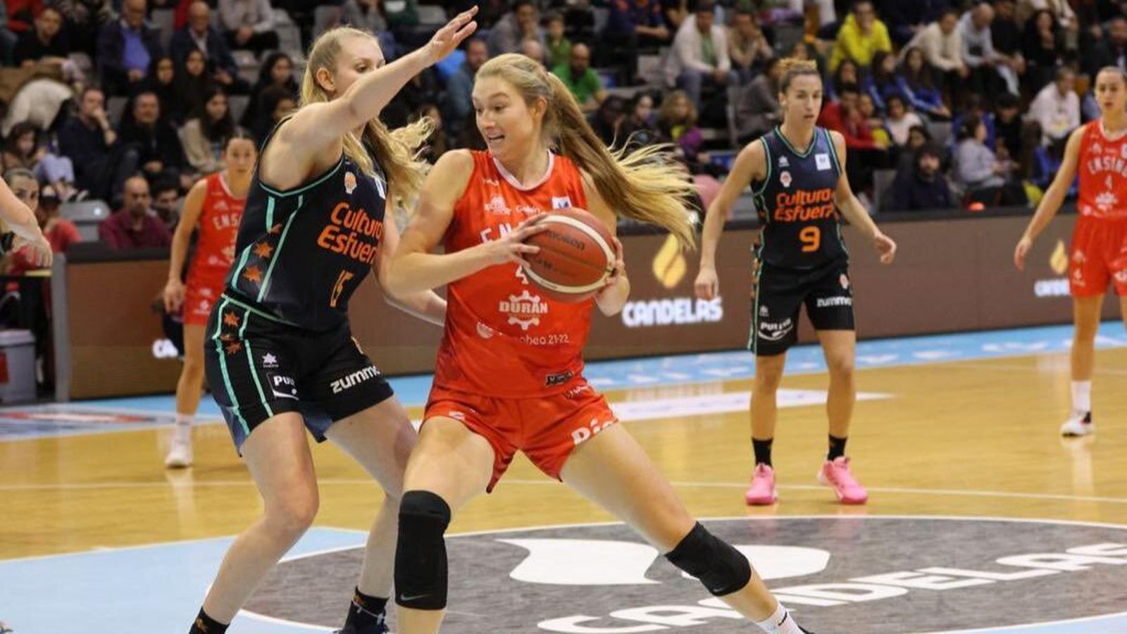 Marie Gülich, en una acció defensiva