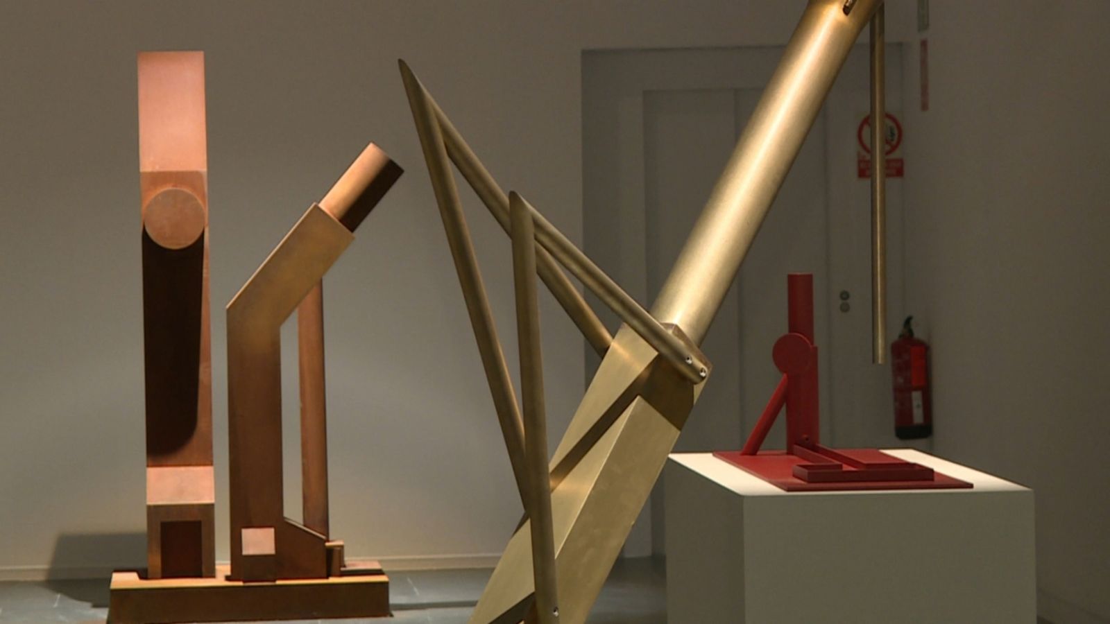 Exposició de l'artista Miquel Navarro al MuVIM