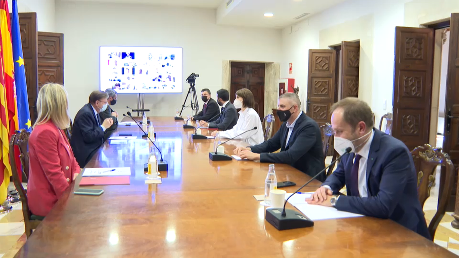 Ximo Puig, Gabriela bravo, delegació de govern i alcaldes en Les notícies de la nit