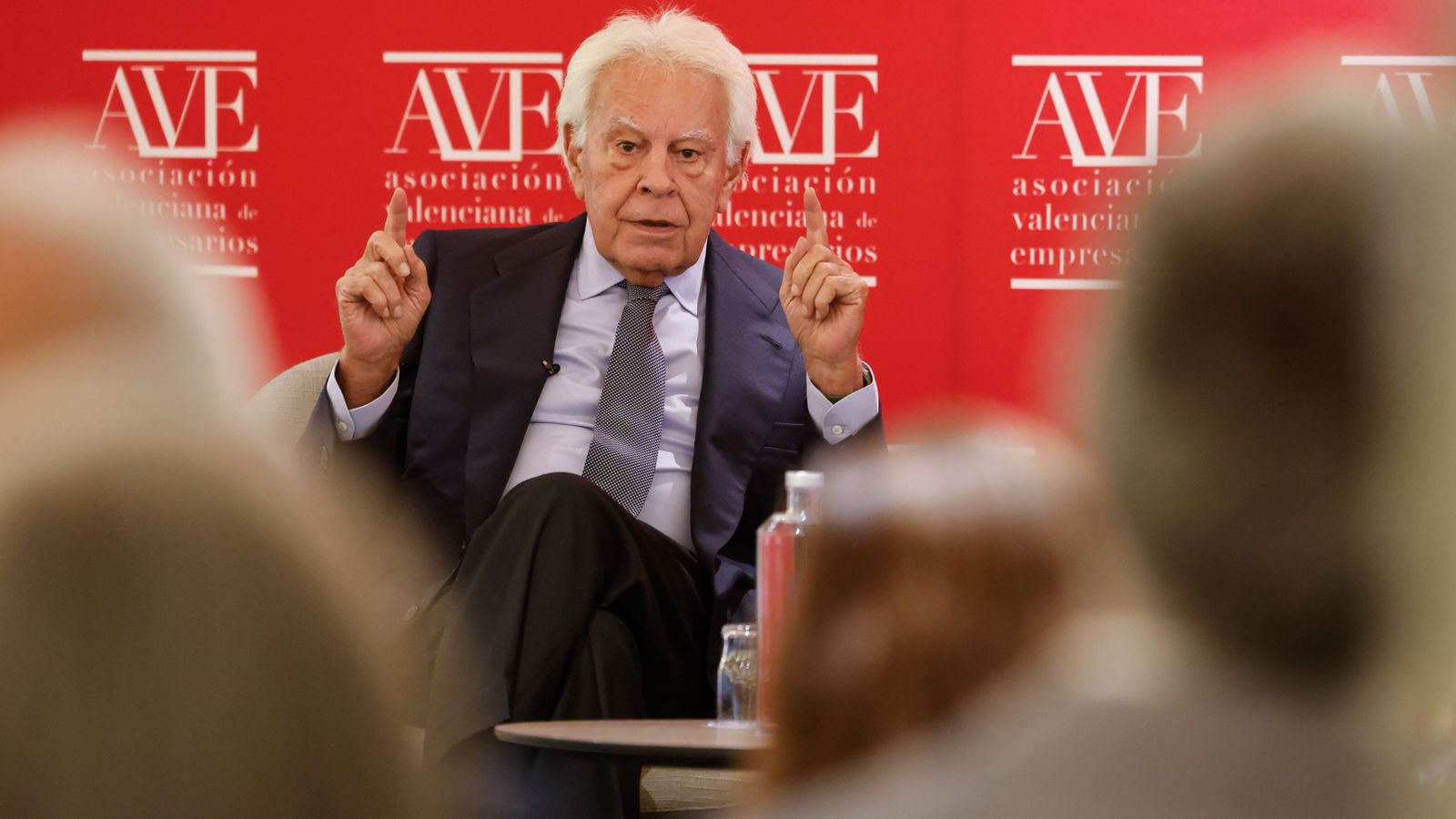 L'expresident Felipe González en la trobada que ha mantingut amb els empresaris este dilluns a València