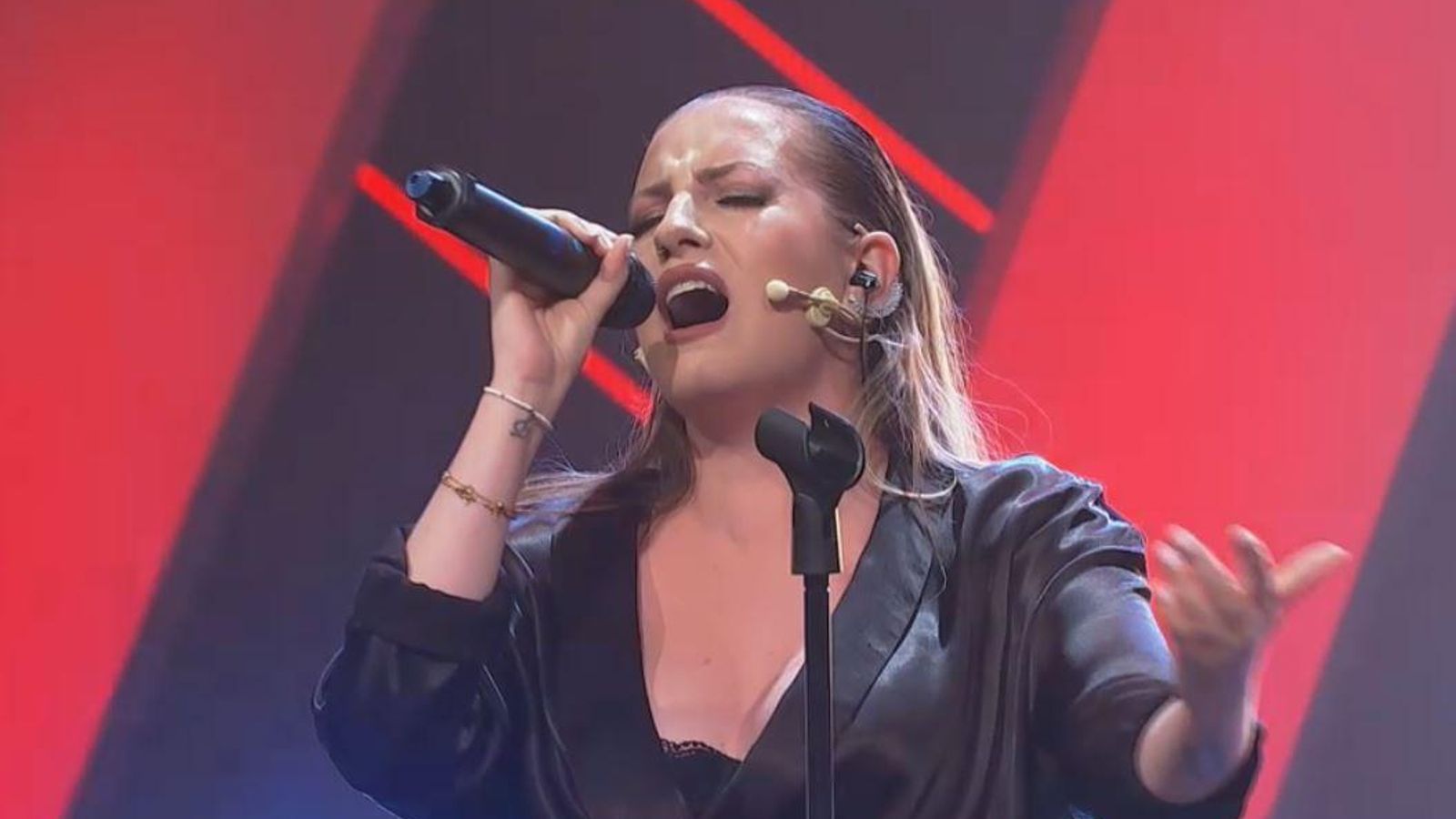 Laura Sánchez emociona el jurat de 'Duel de Veus'