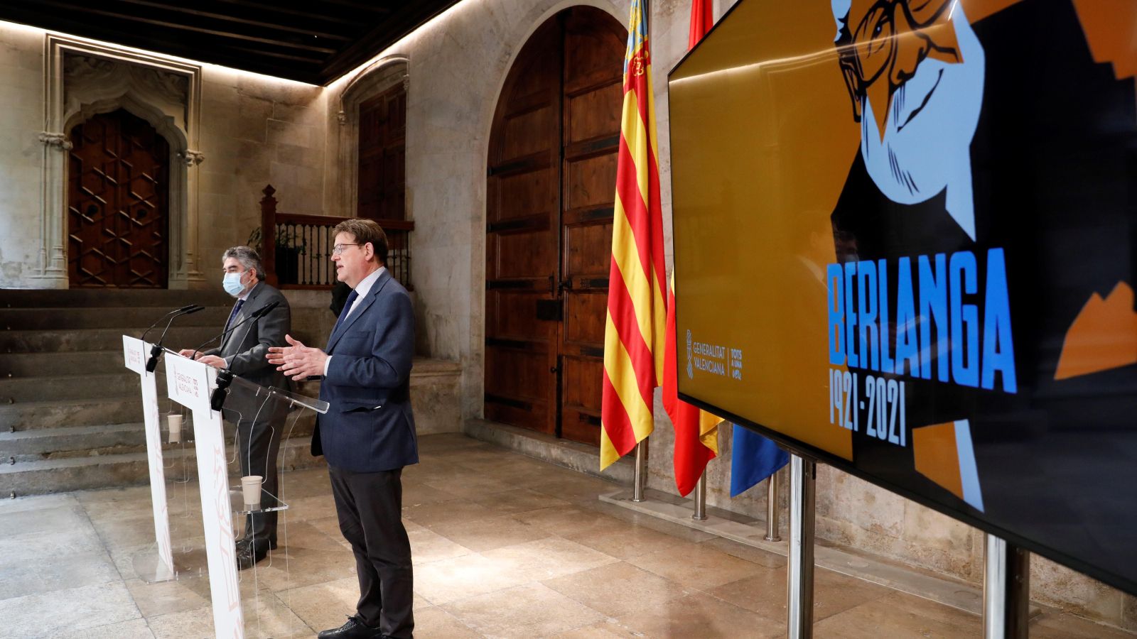 El ministre de Cultura i el cap del Consell en la roda de premsa posterior a la constitució de la comissió que coordinarà les activitat de l'any Berlanga