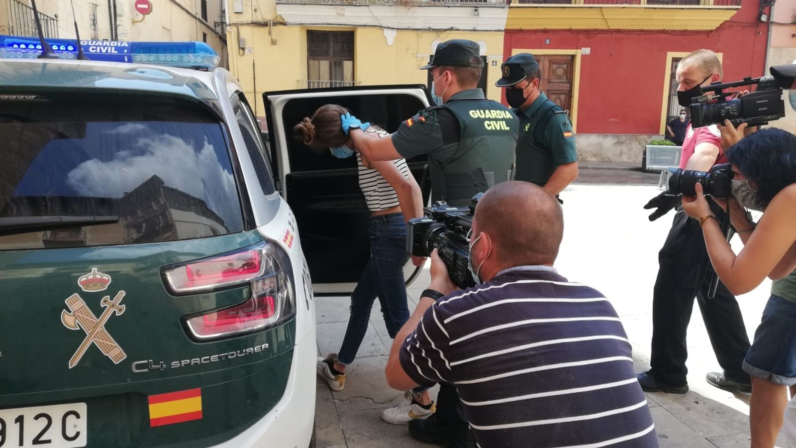 Eixida del jutjat d'un dels dos detinguts