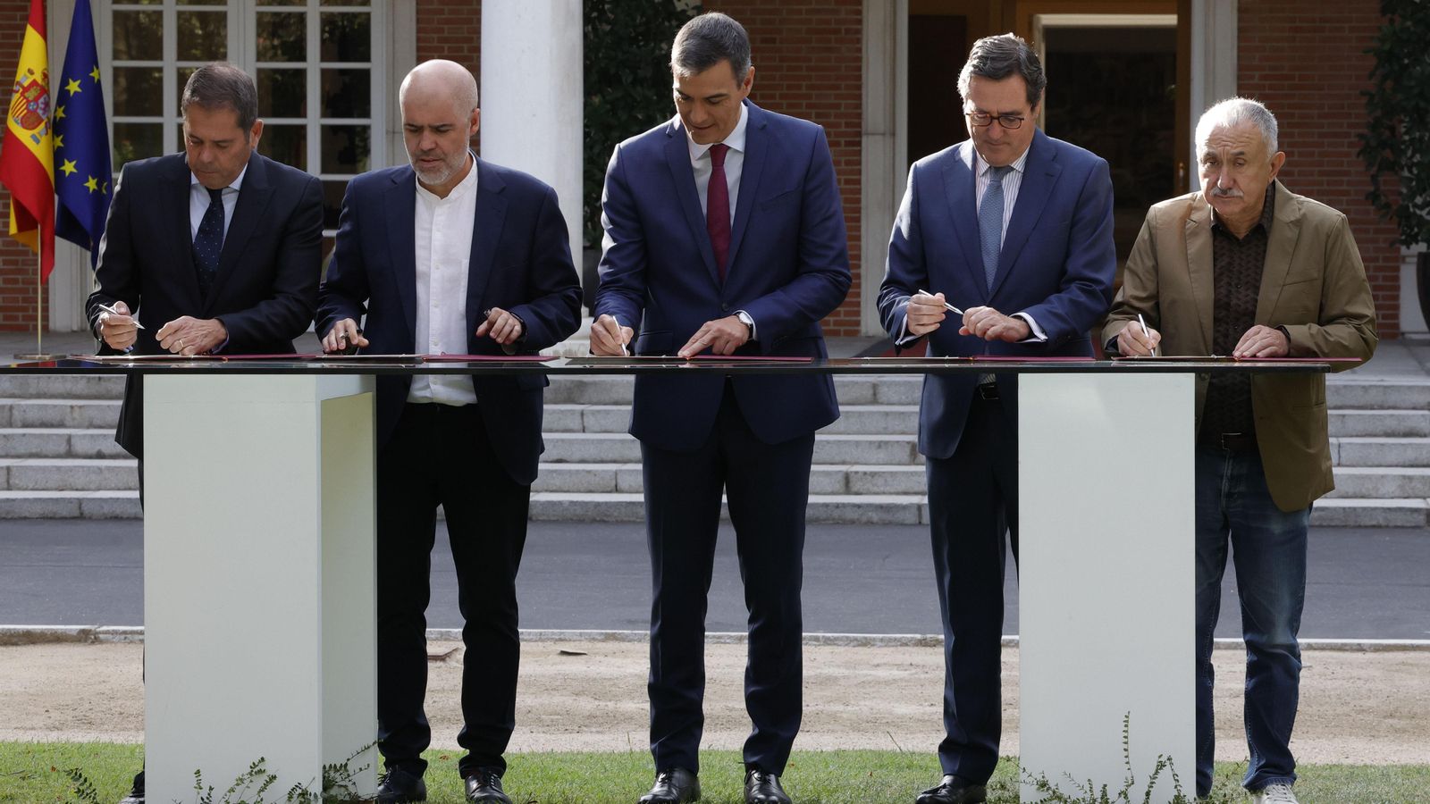 L'acord signat hui completa la reforma del sistema de pensions iniciada el 2021