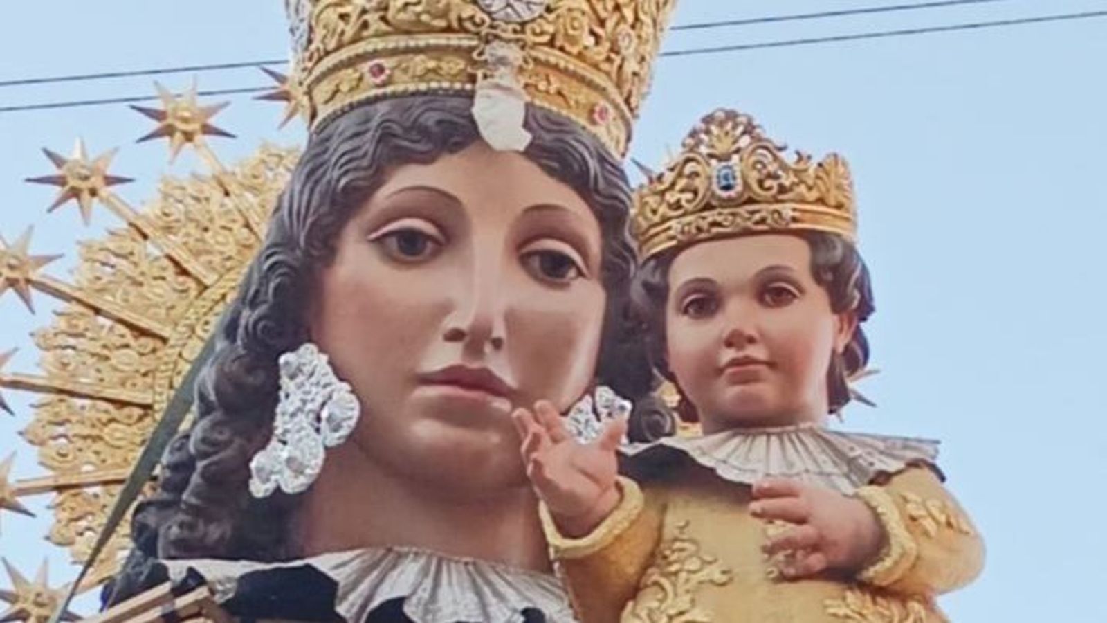 Imatge de la Mare de Déu dels Desemparats i el Jesuset després de la restauració