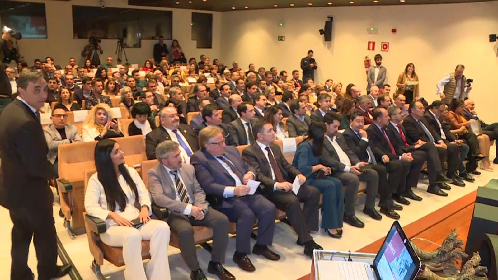 El teixit empresarial oriolà reviscola després de les pèrdues patides per la DANA