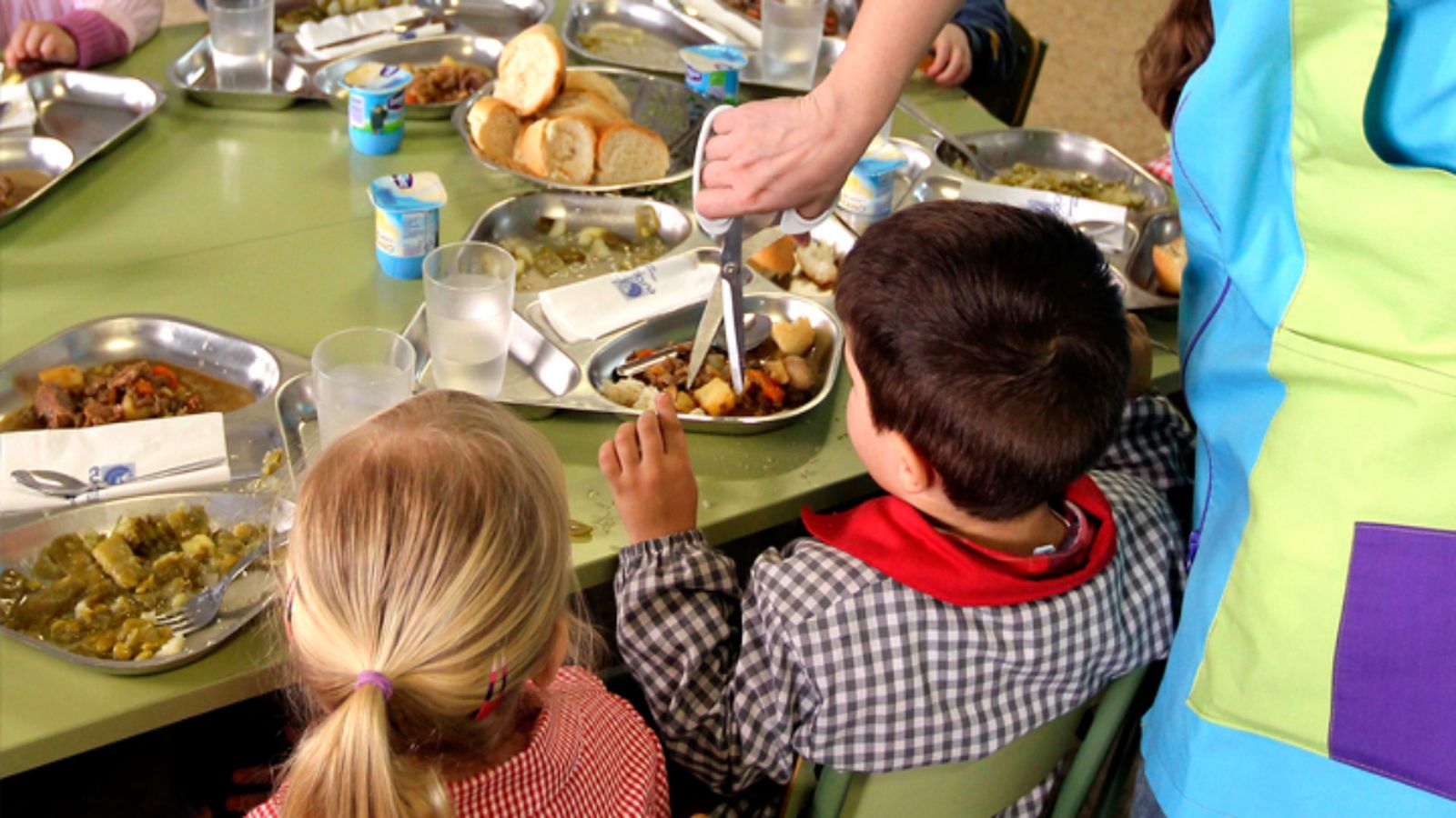 Alumnes en un menjador escolar en una imatge d’arxiu.