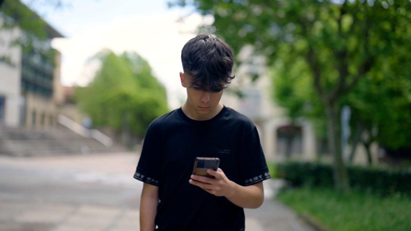 Els efectes de l'abús del mòbil en els adolescents, en 'Generación click'