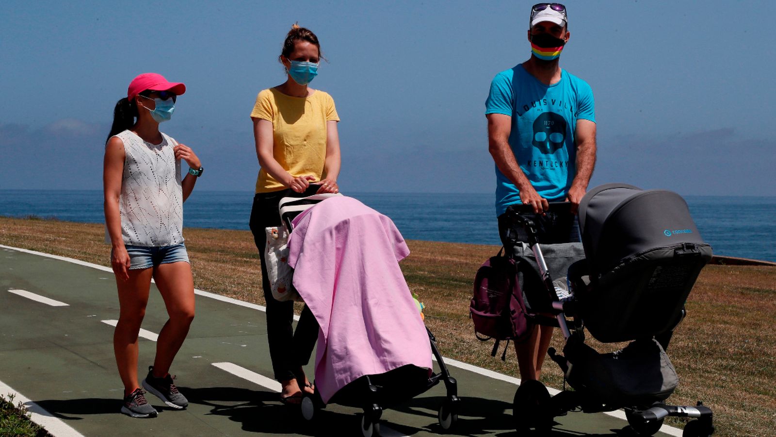 L'ús de la mascareta i la distància social són les mesures que, segons el ministre, són suficients per a mantindre la seguretat sanitària fins que hi haja una vacuna a mitjans de l'any que ve