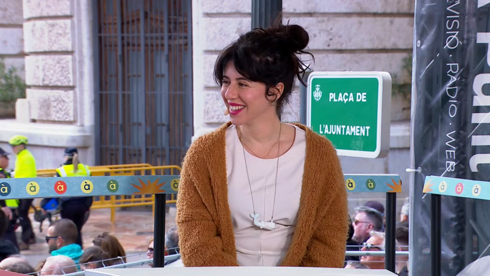 Marina Puche, la primera dona en dissenyar la falla de la plaça de l'Ajuntament