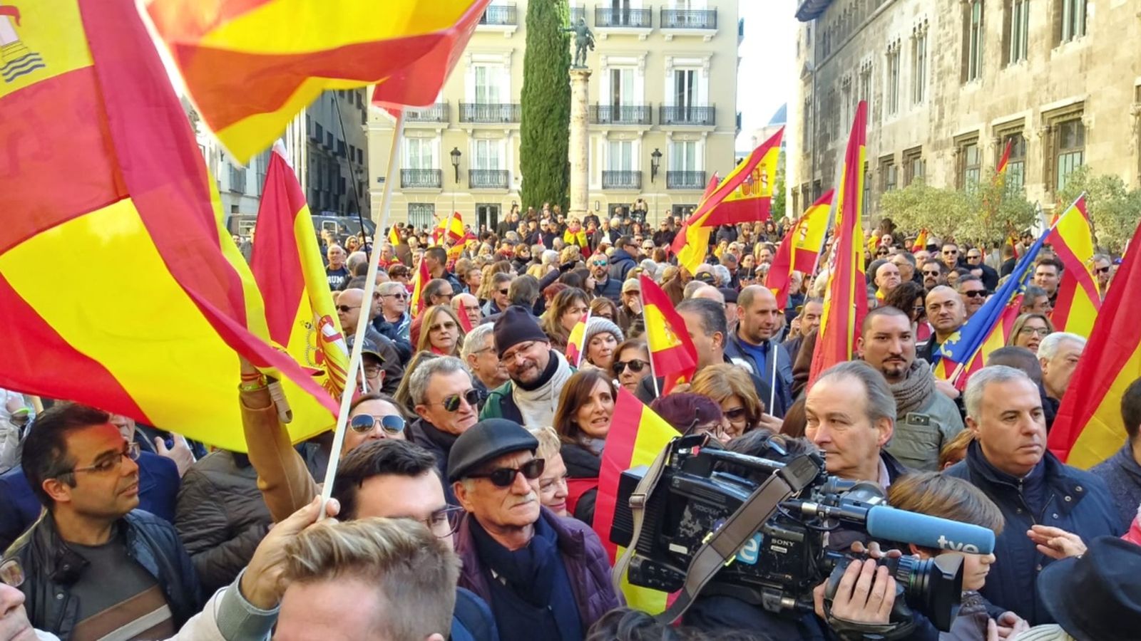 Vox protesta també a València contra el nou govern espanyol