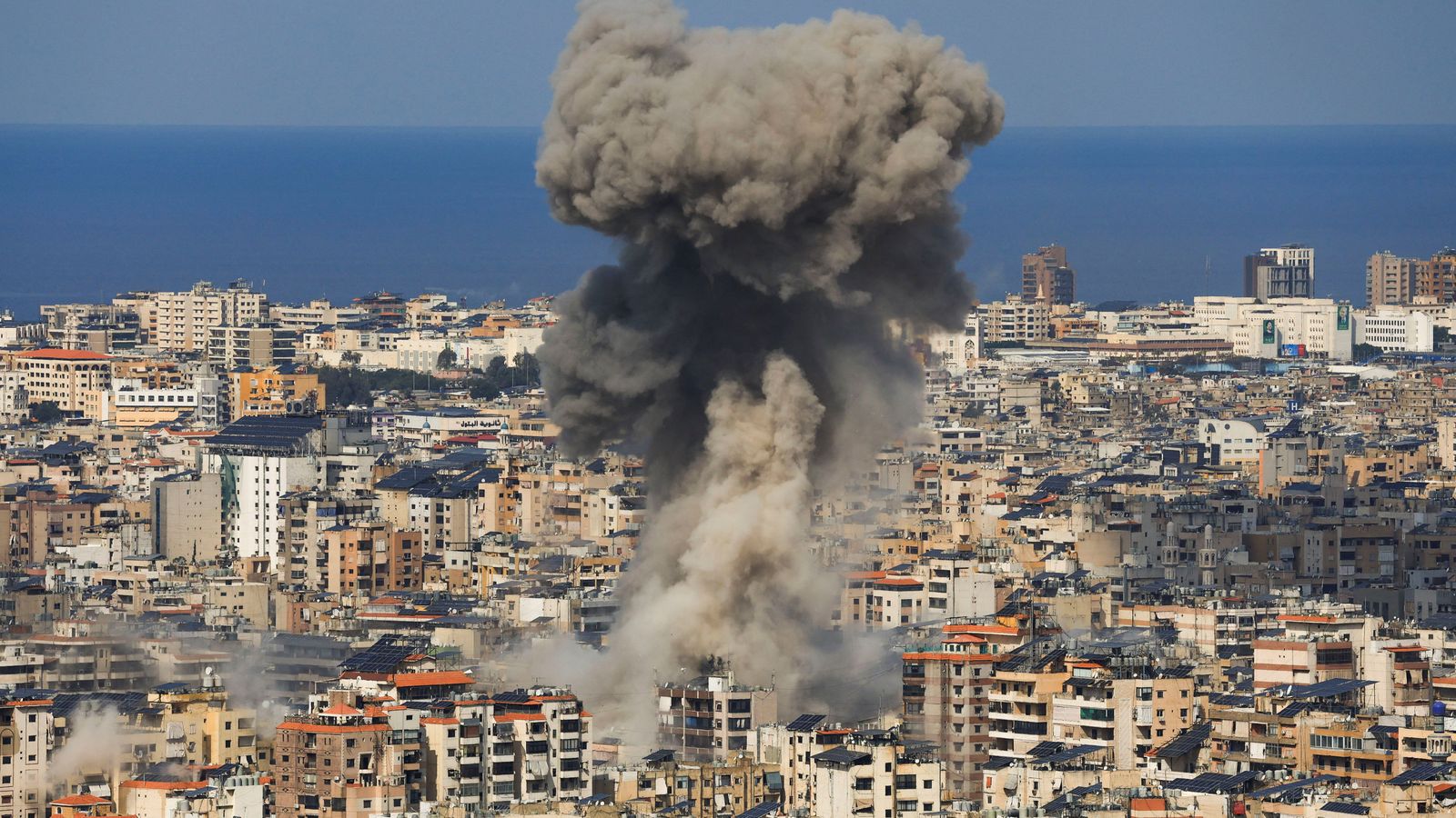 Fumeguera a causa de l'impacte d'un atac israelià a Teheran, a l'Iran