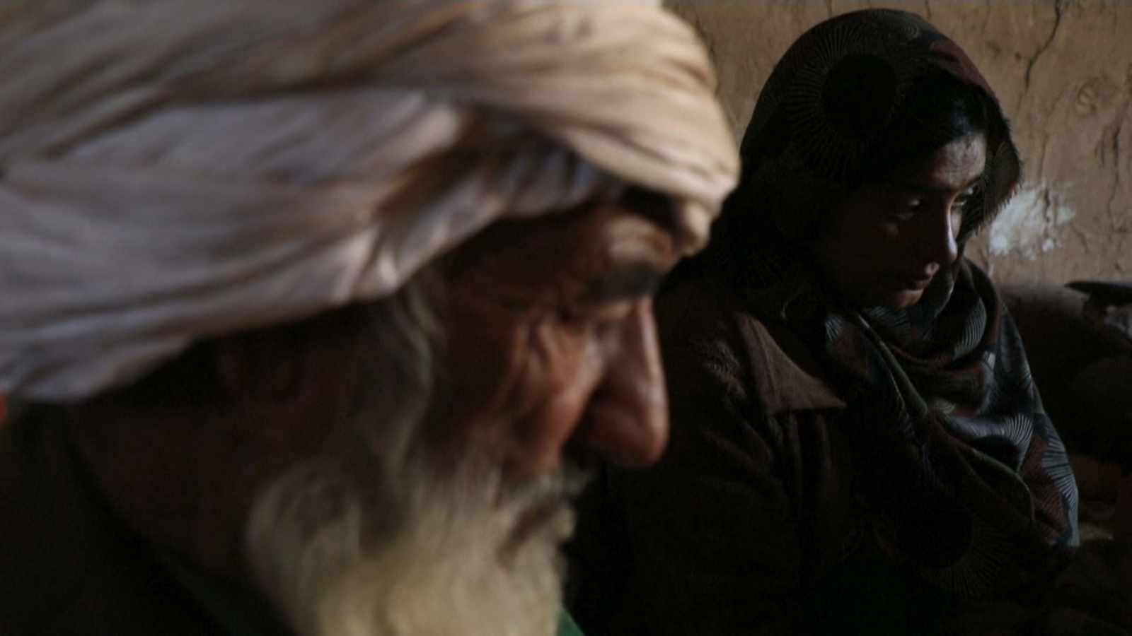 Fadar és una dona d'Afganistan casada amb un home amb paràlisi