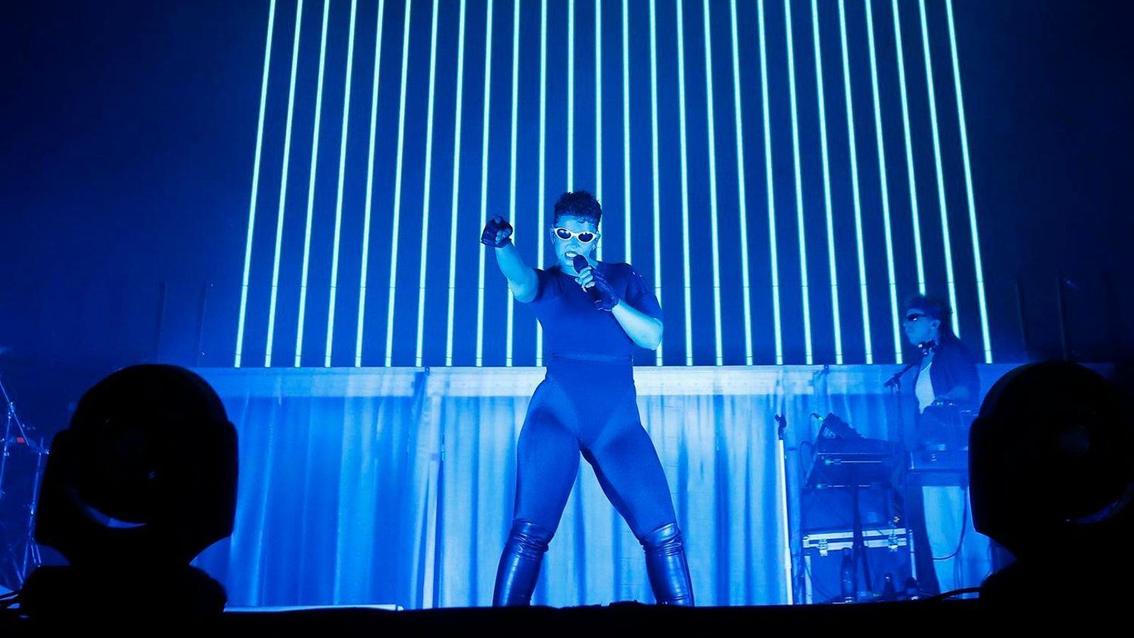 La cantant argentina Nathy Peluso en l'escenari de Low Festival