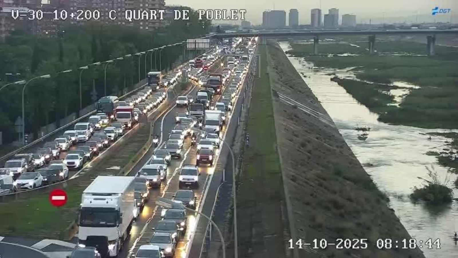 La V-30, atapeïda de vehicles, este dimarts