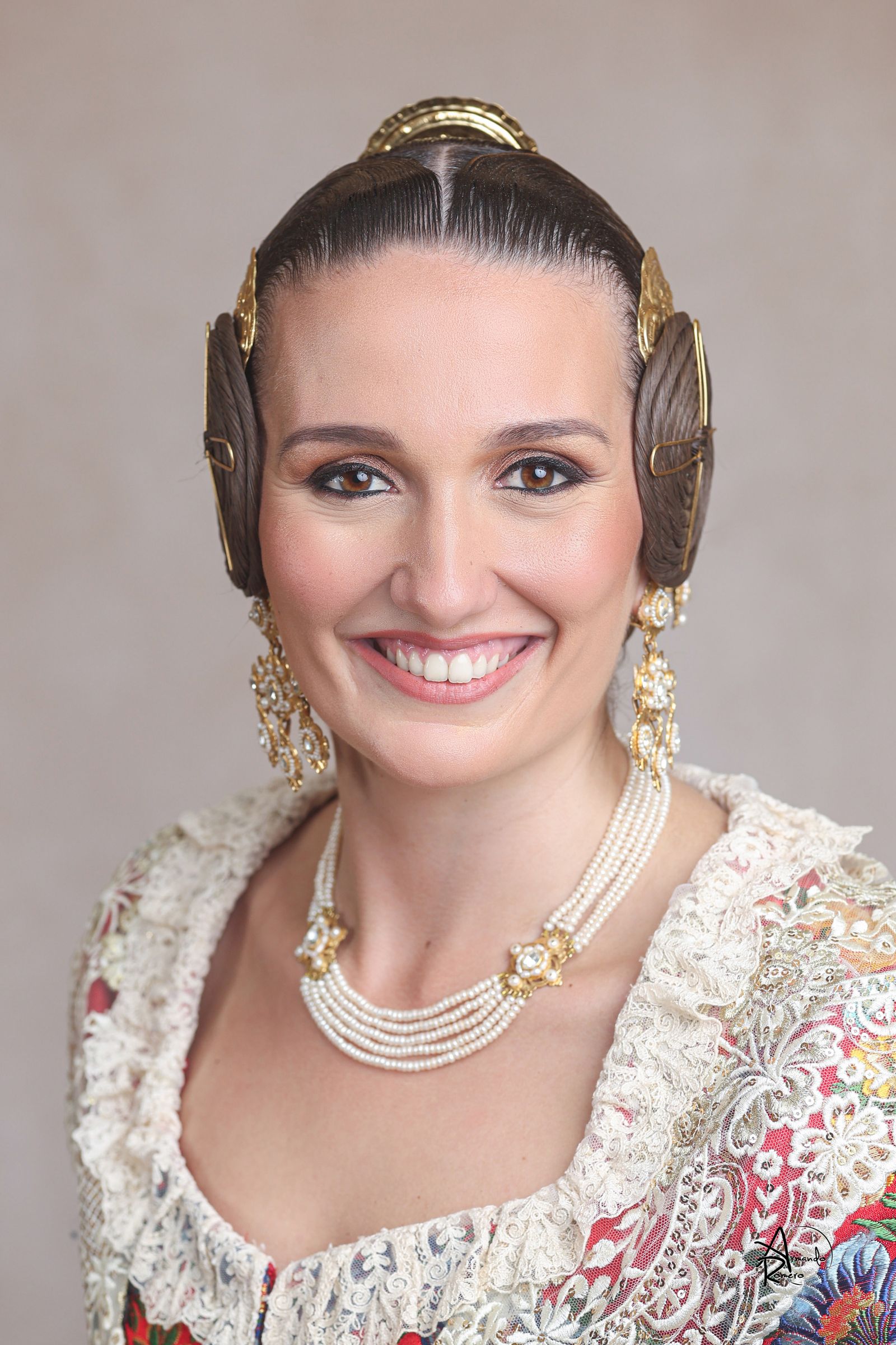 Laura Mengó Hernández, fallera major de València 2023.jpg