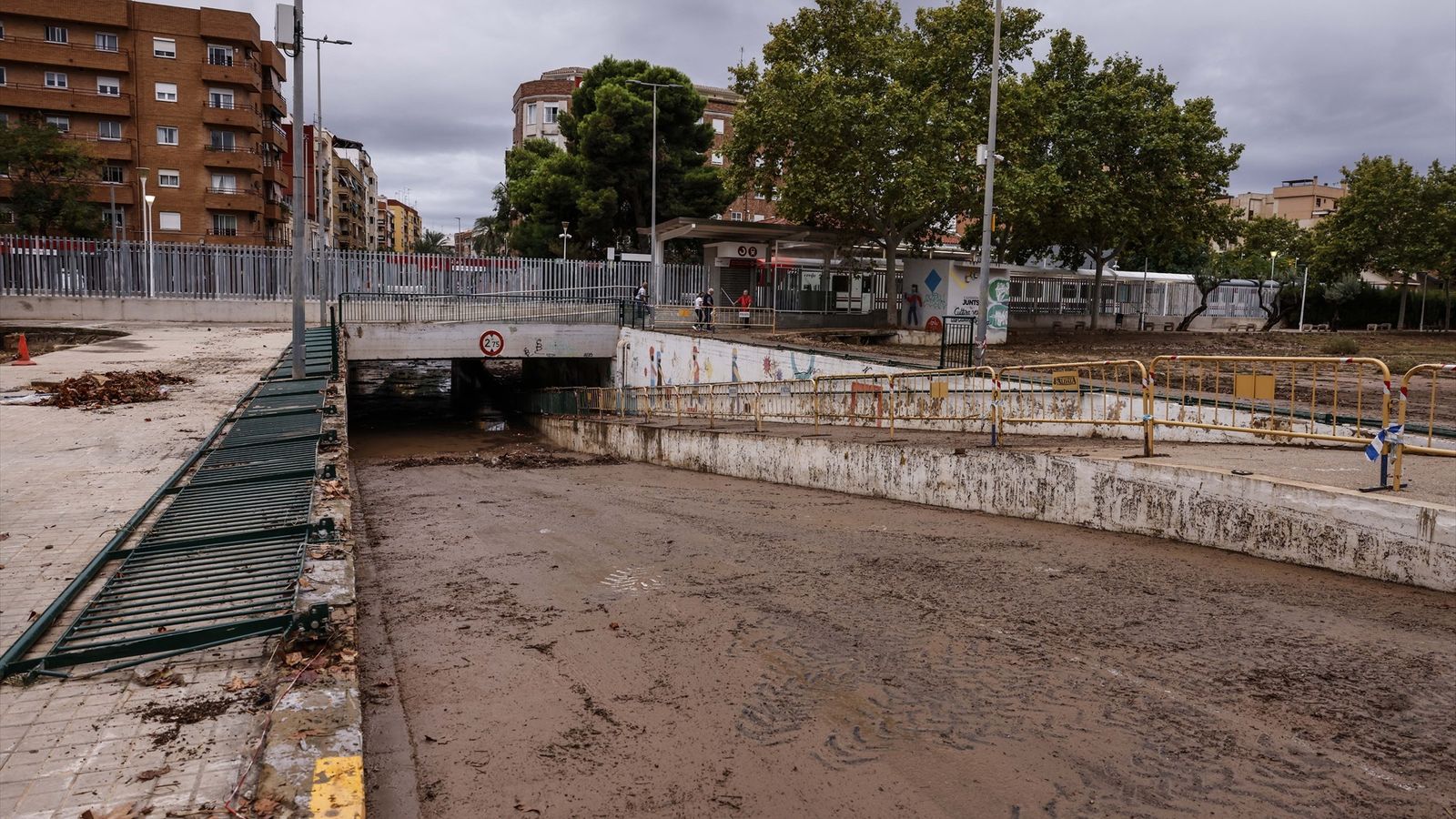 El túnel proper al barranc de la Saleta, a Aldaia, després d'un episodi de pluges el 2025