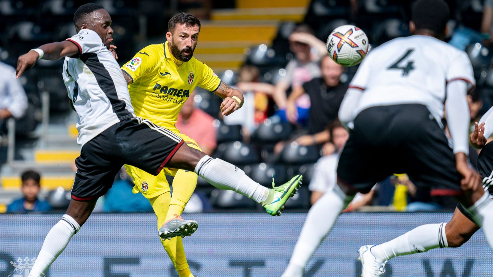 Morales, en una acció del partit