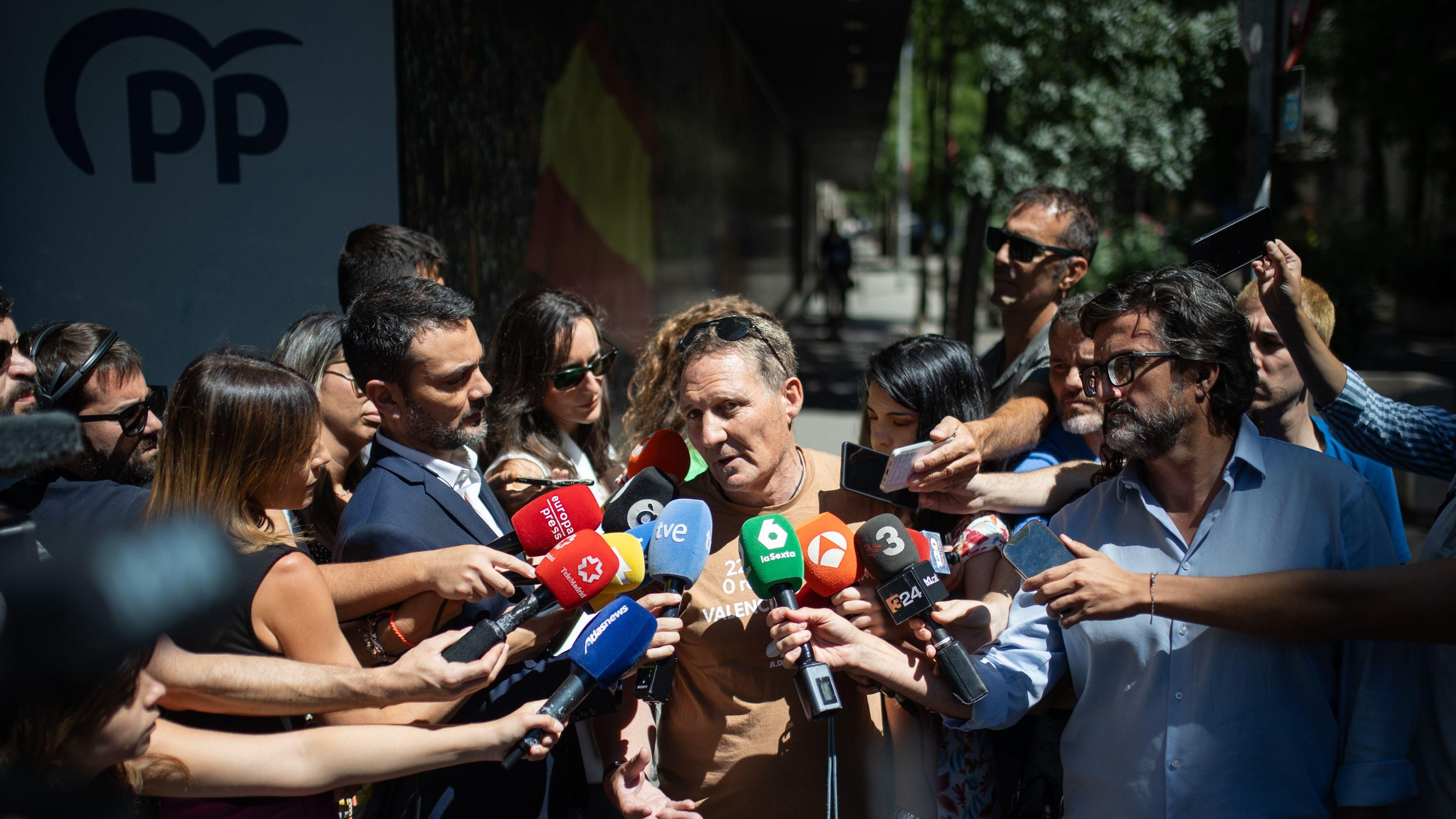 El president de l'Associació Damnificats Dana Horta Sud-València, Christian Lesaec, en declaracions als mitjans