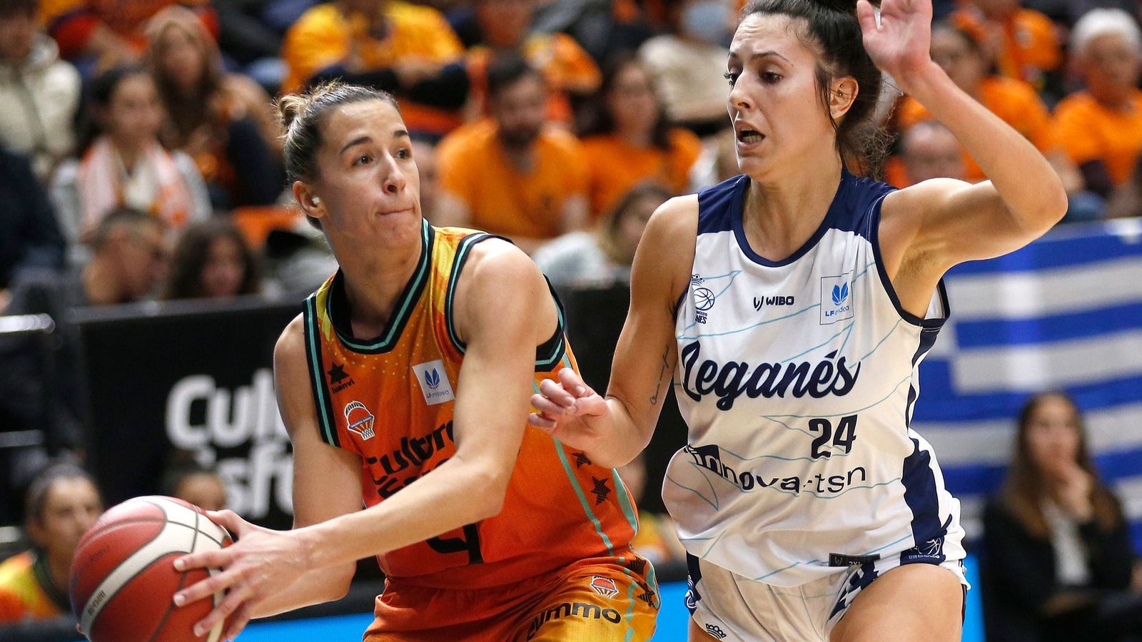 Queralt Casas, en una acció del partit