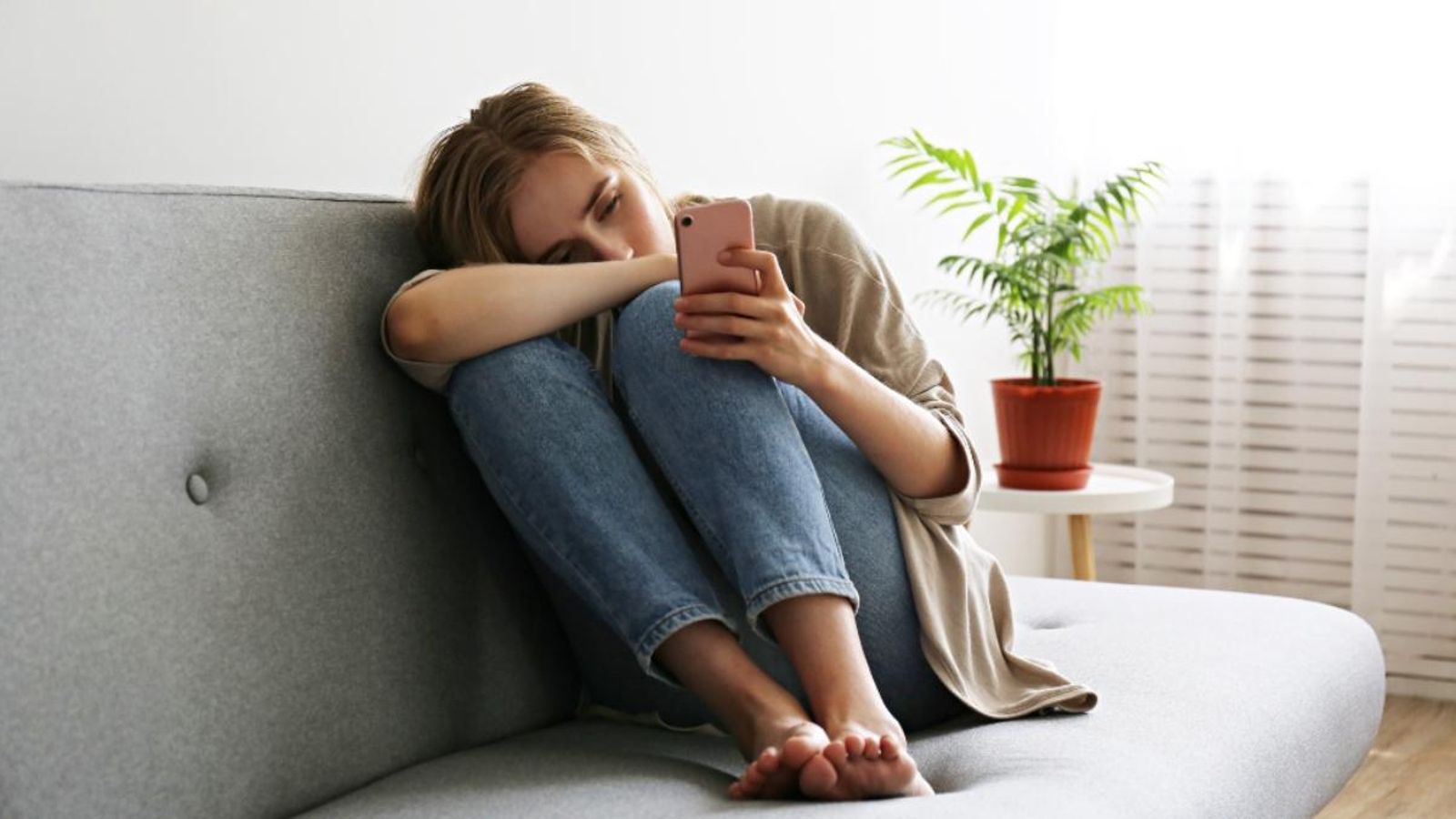 Els joves de 16 a 24 anys són els més afectats per la soledat no desitjada