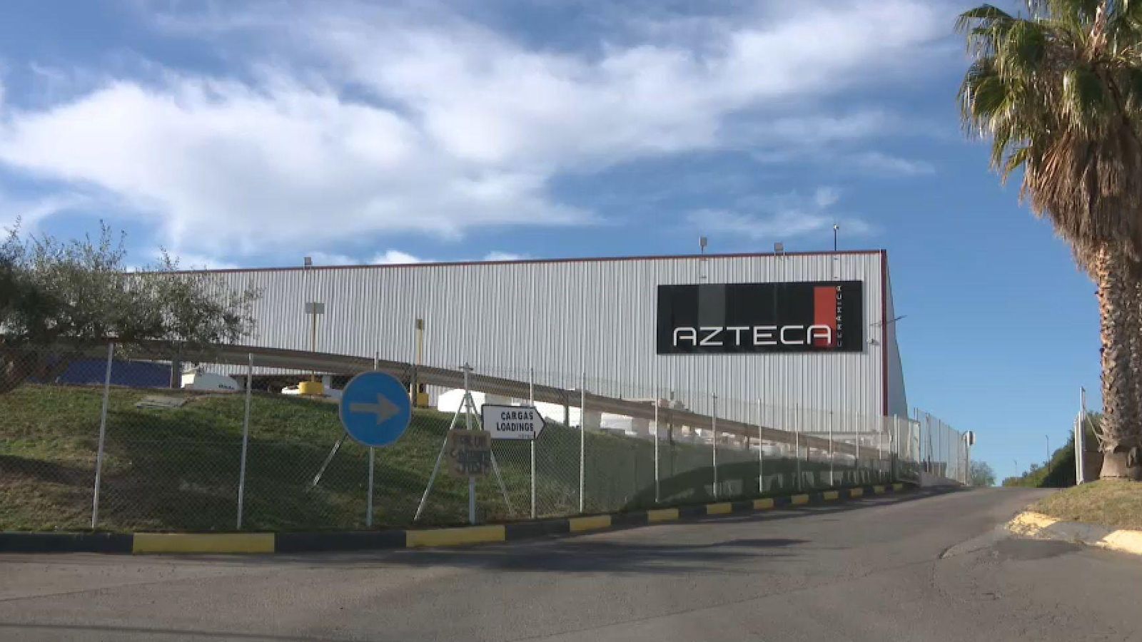Exterior de l'empresa ceràmica Azeca