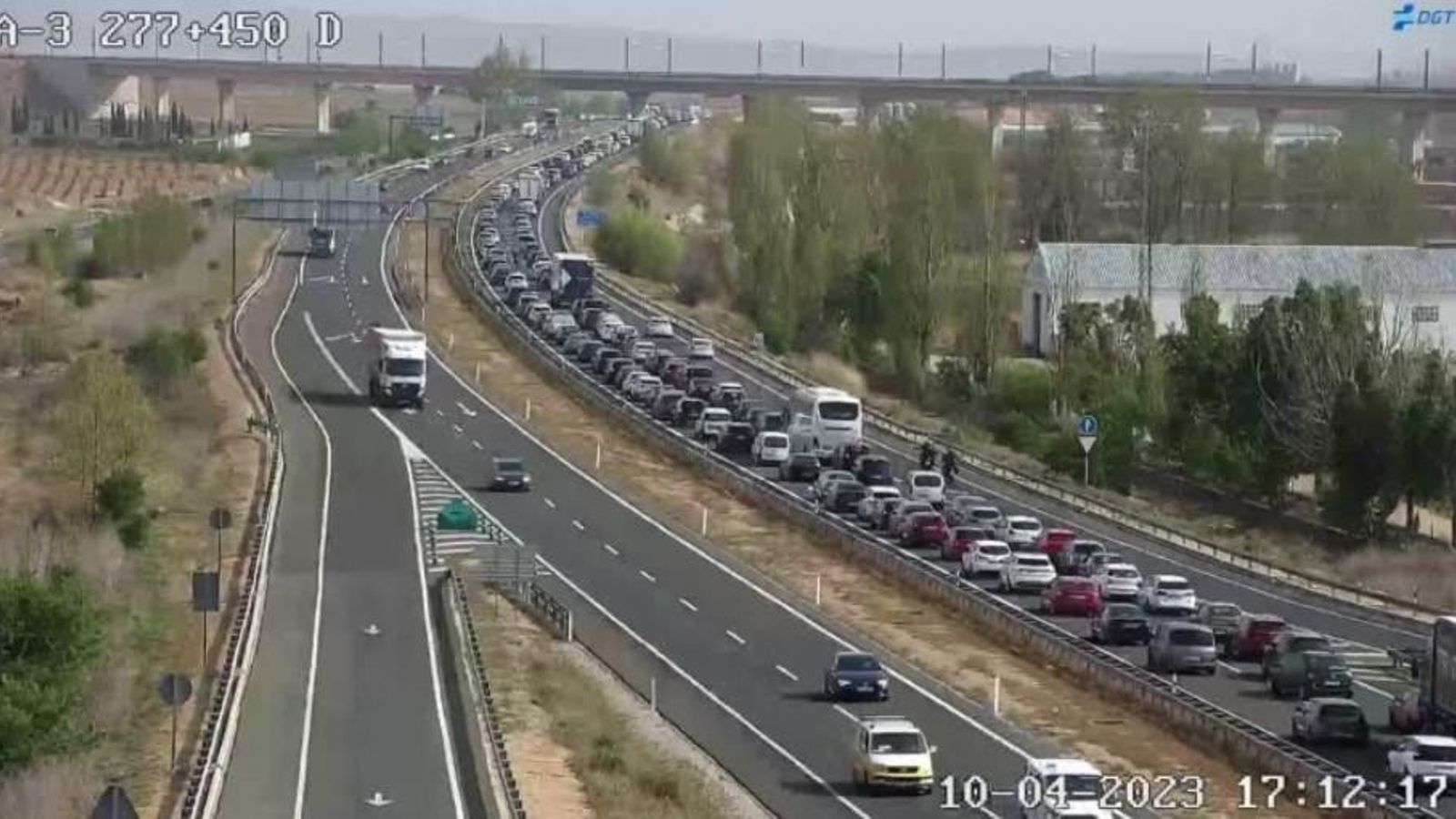 Diversos quilòmetres de retencions a l'A-3