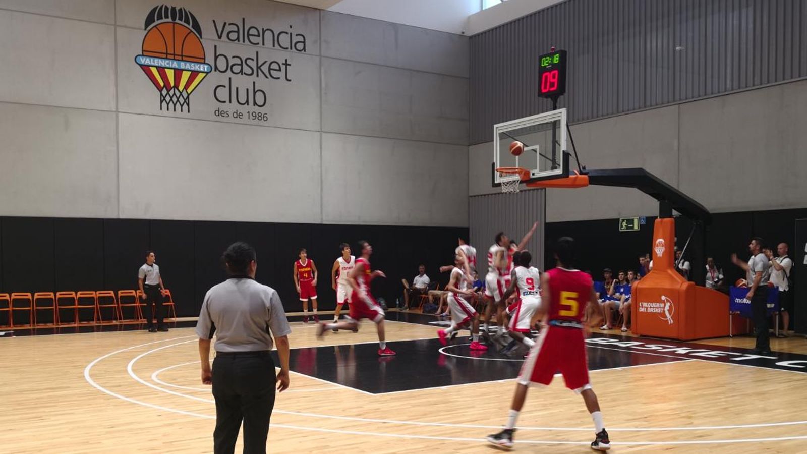 Jugada de la final entre els dos combinats espanyols | À Punt NTC