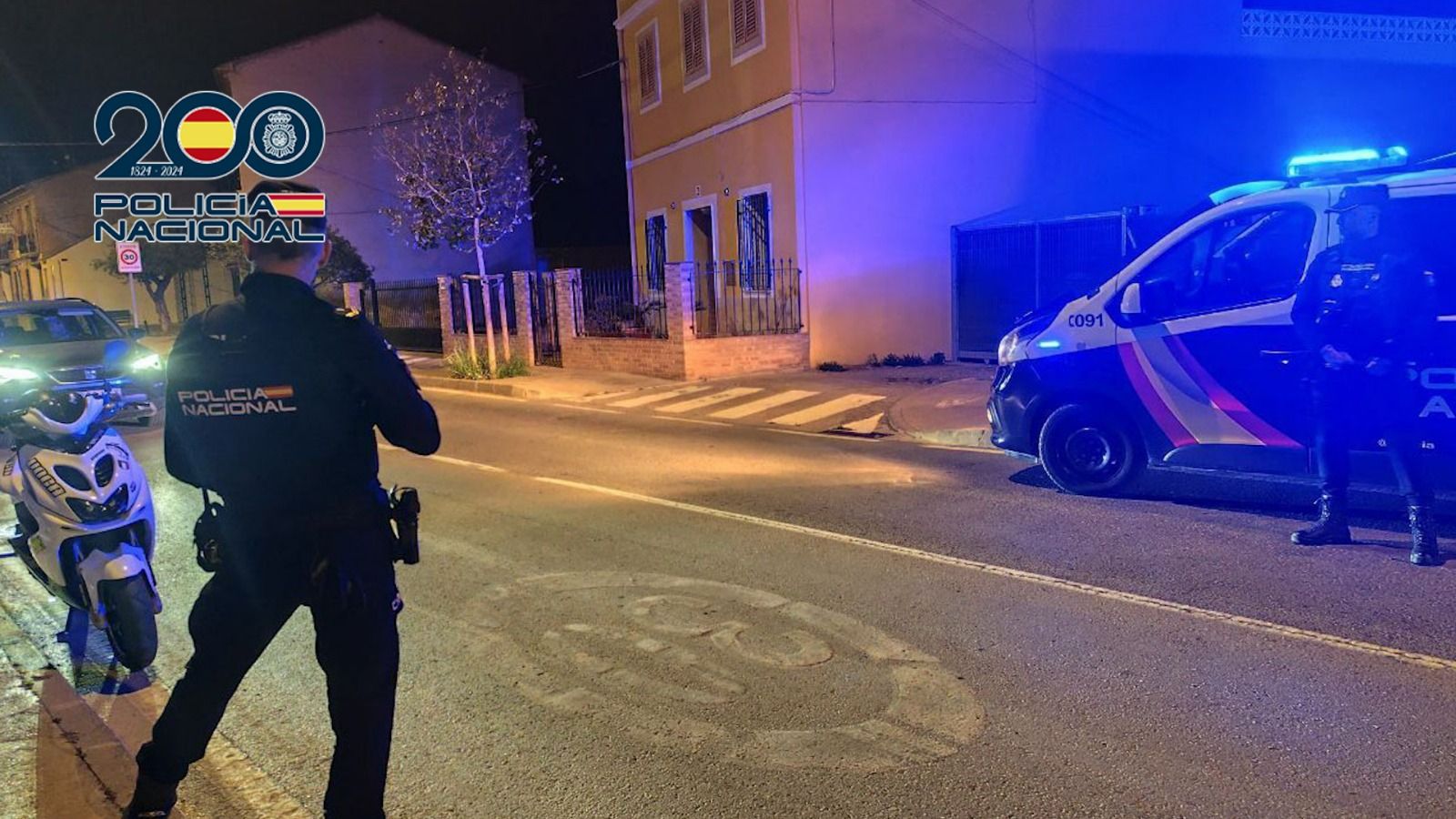 Els agents vigilen el barri de La Punta de València