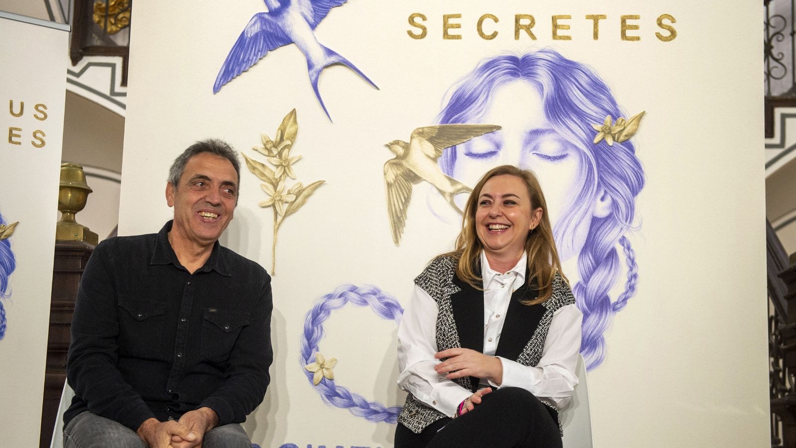 El músic valencià i la vicepresidenta de la Diputació de València, Natàlia Enguix, en la presentació de 'Les veus secretes'