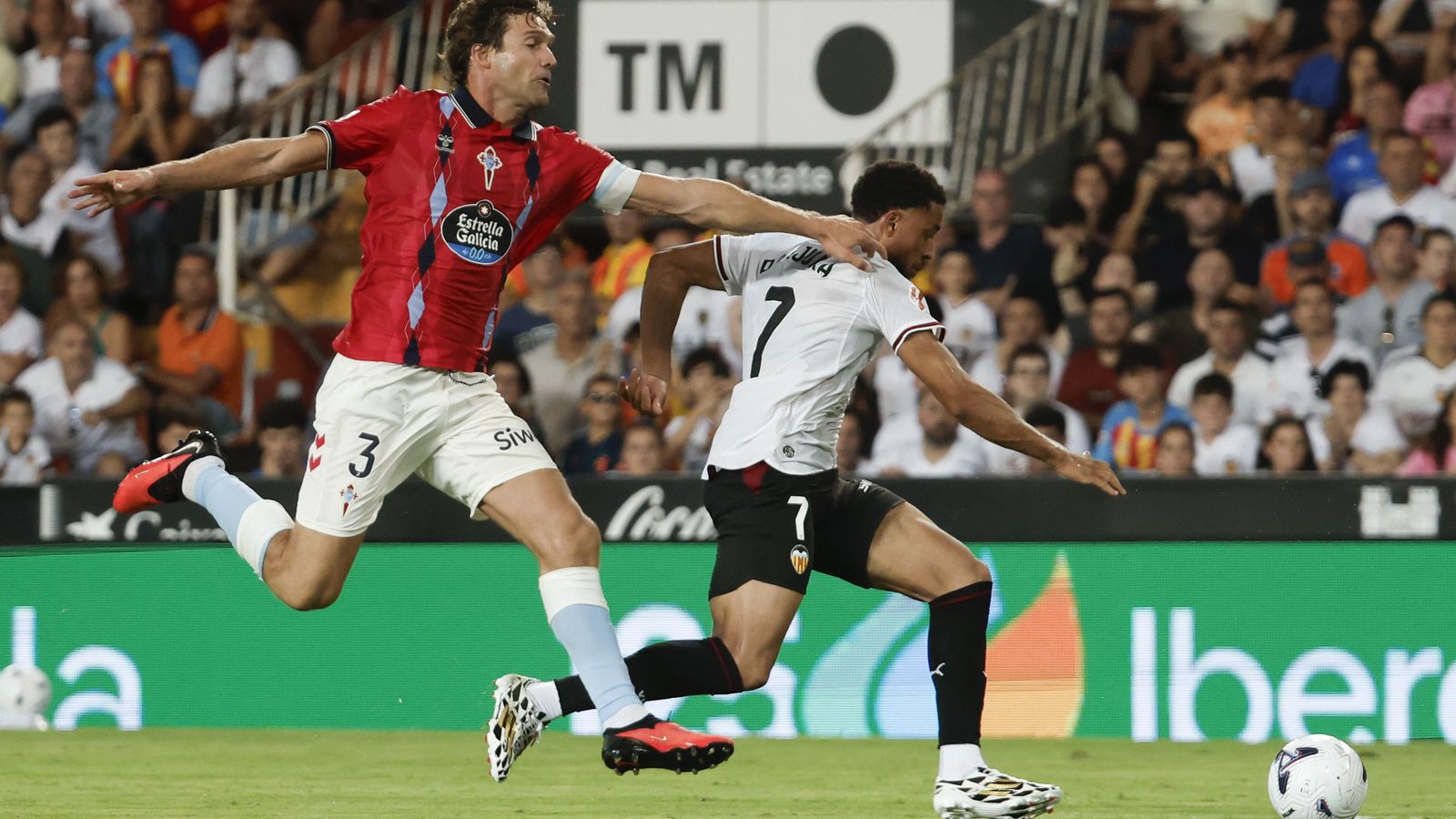 Danjuma ha jugat 81 minuts, abans de ser substituït per Hugo Duro