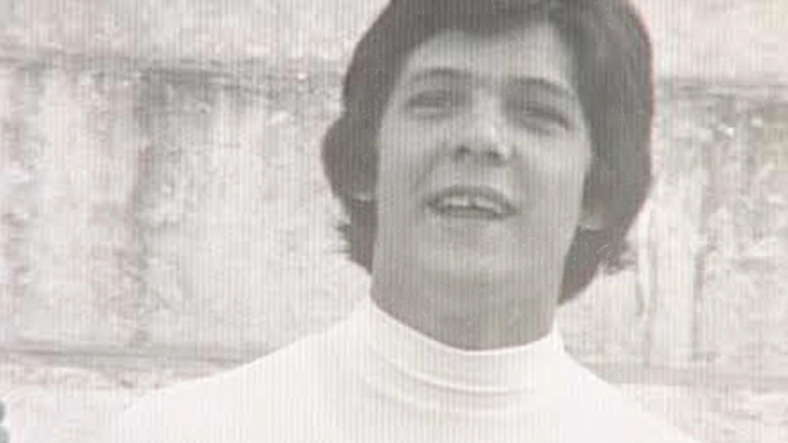 Ja el 1972, en l'etapa juvenil, va passar-se a l'escala i corda abans de debutar com a professional.