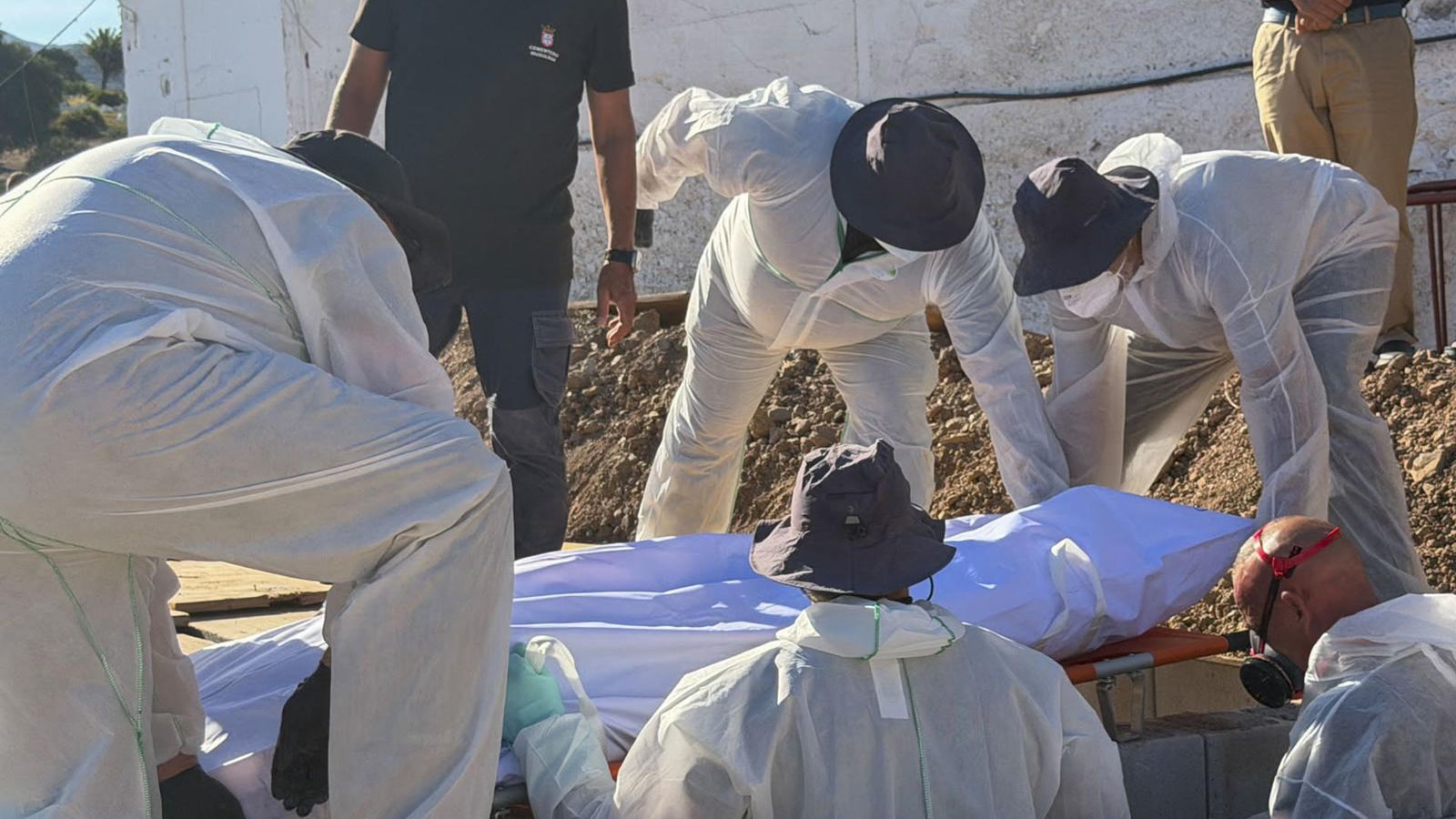 El soterrament de les persones migrants