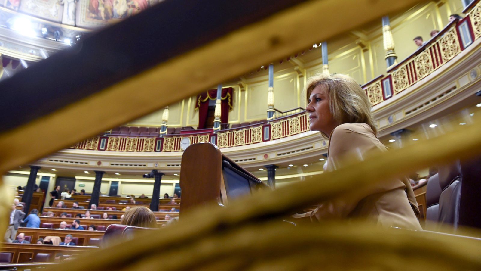 L'ex secretària general del PP María Dolores de Cospedal, en el seu escó del Congrés