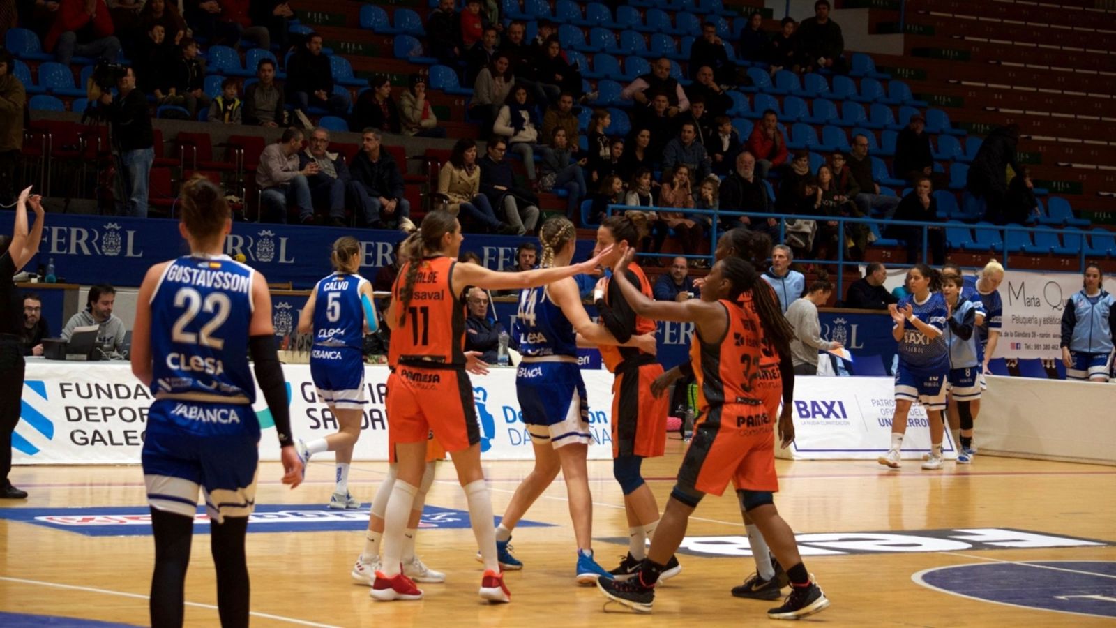 Les jugadores celebren la victòria a Ferrol.