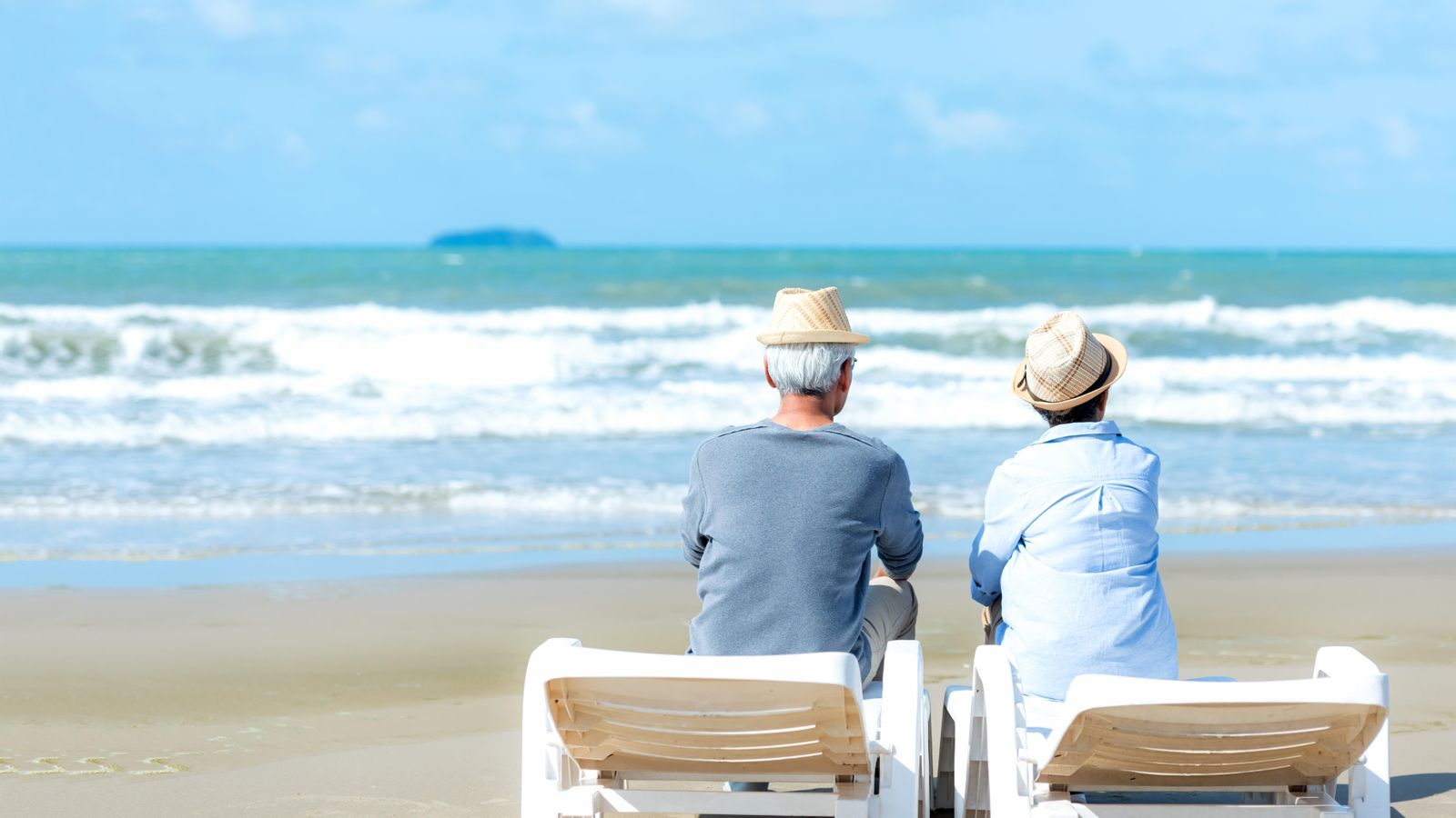 Una parella de turistes a la platja