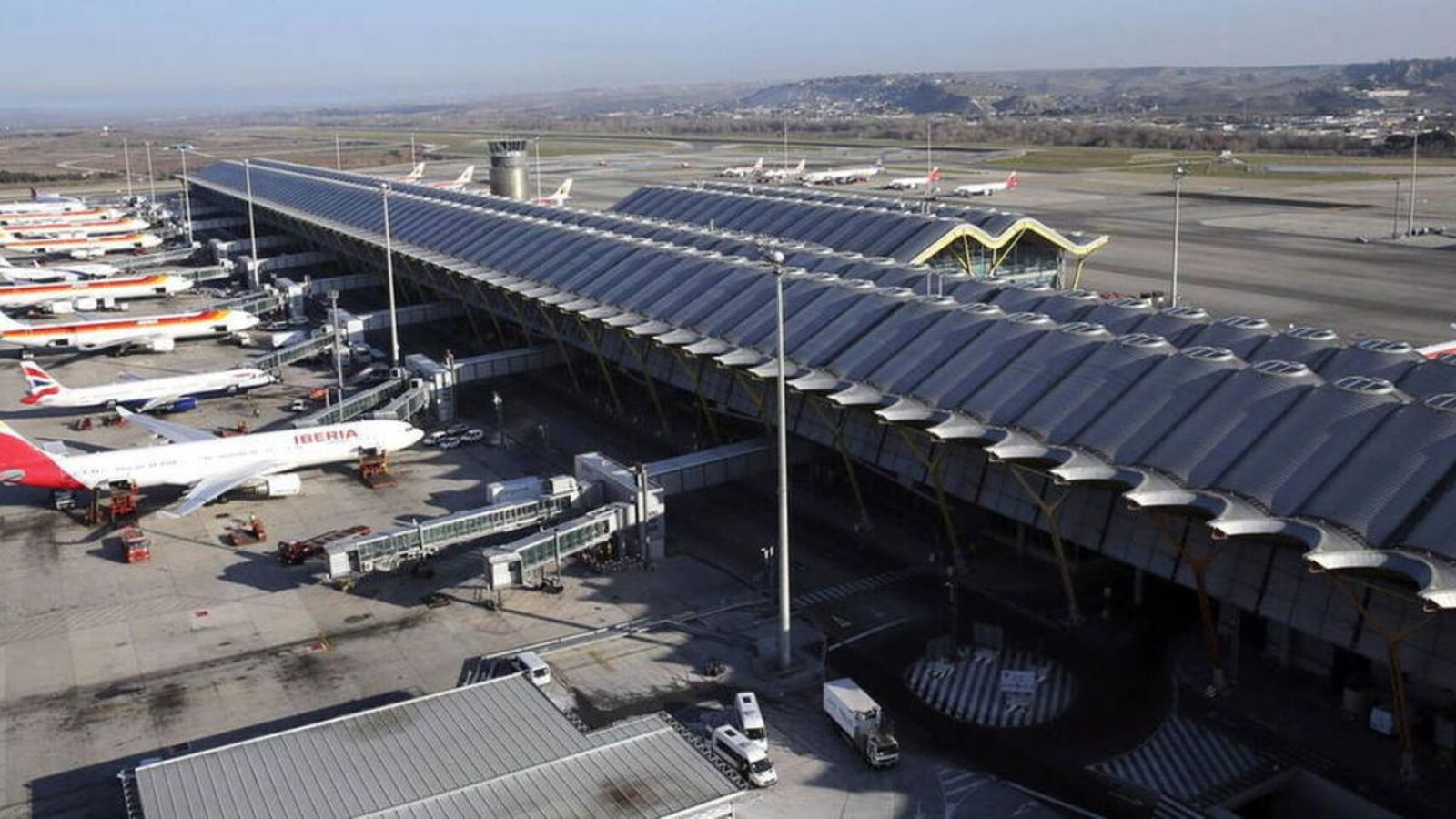 Imatge d'arxiu de la pista de l'aeroport de Madrid, d'on anava a partir el vol que deportava al jove veneçolà