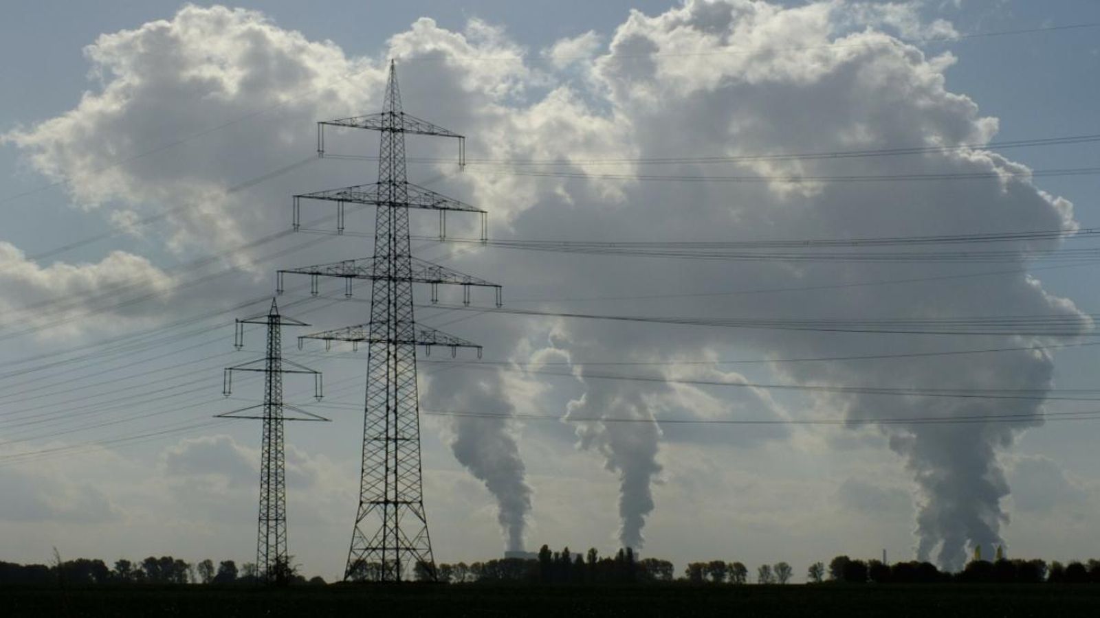 La Comissió Europea vol legalitzar la fi dels combustibles fòssils