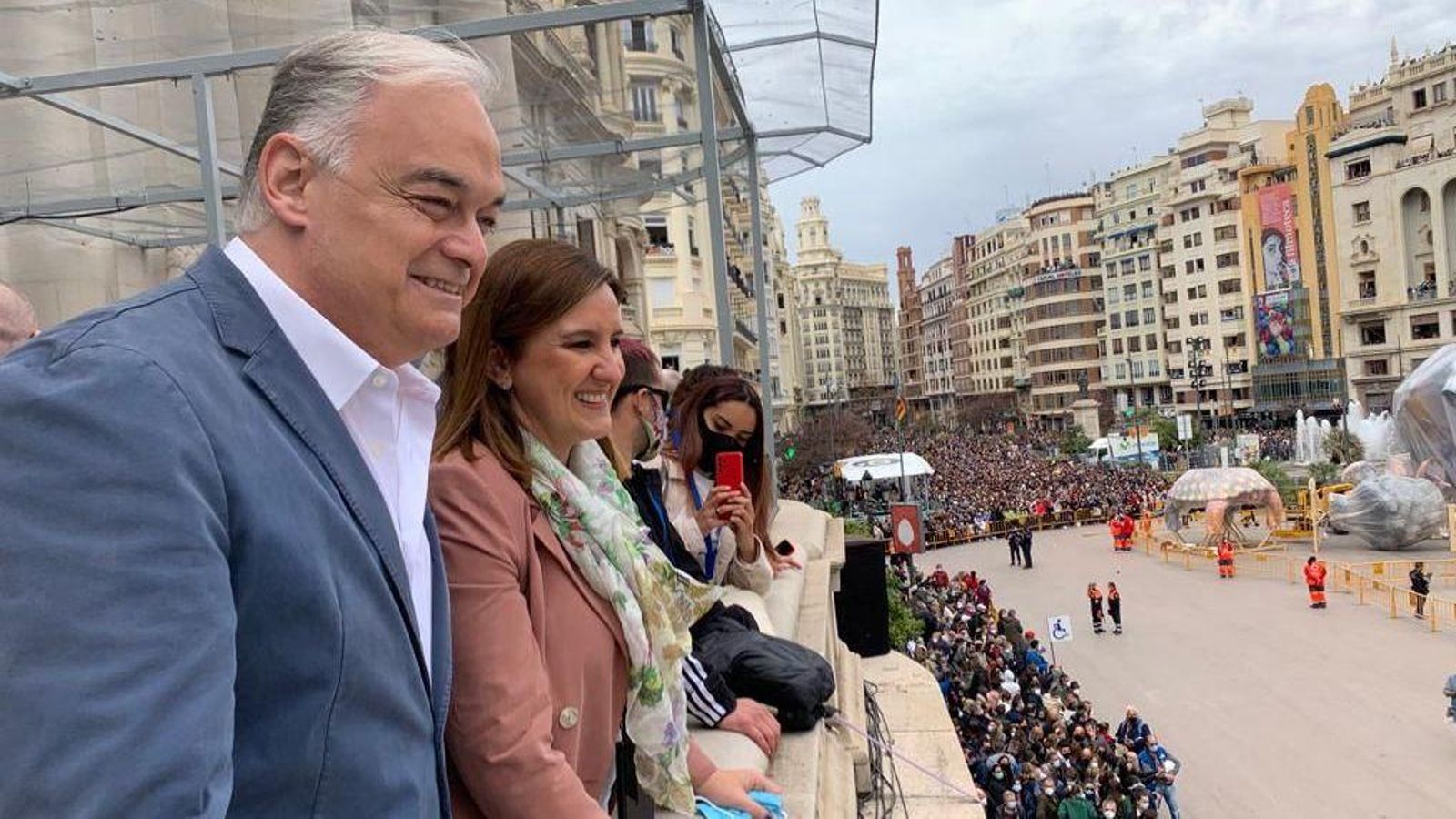 L'eurodiputat popular, Esteban González Pons i la portaveu del Grup Municipal Popular a València, María José Catalá