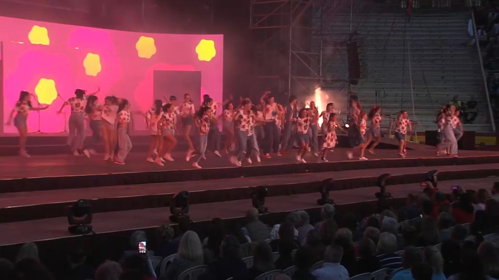 Una de les actuacions de l'espectacle Temps de Festa